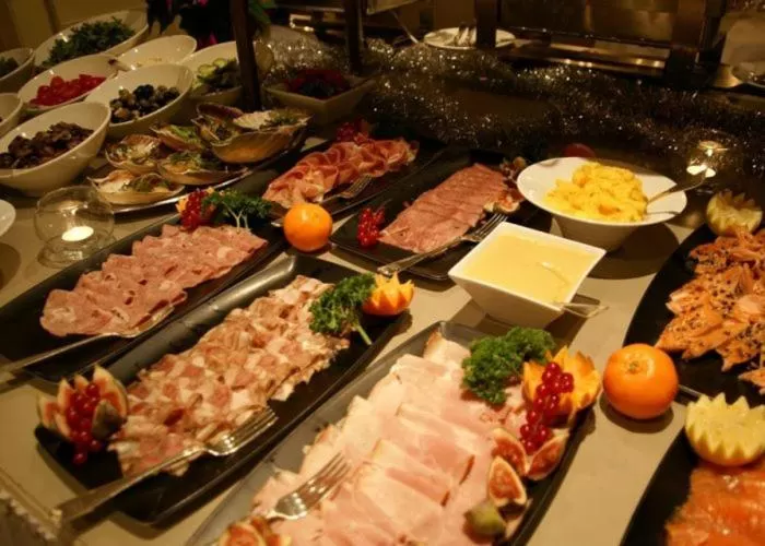 Restaurant/places to eat, Food in Tynset Hotel