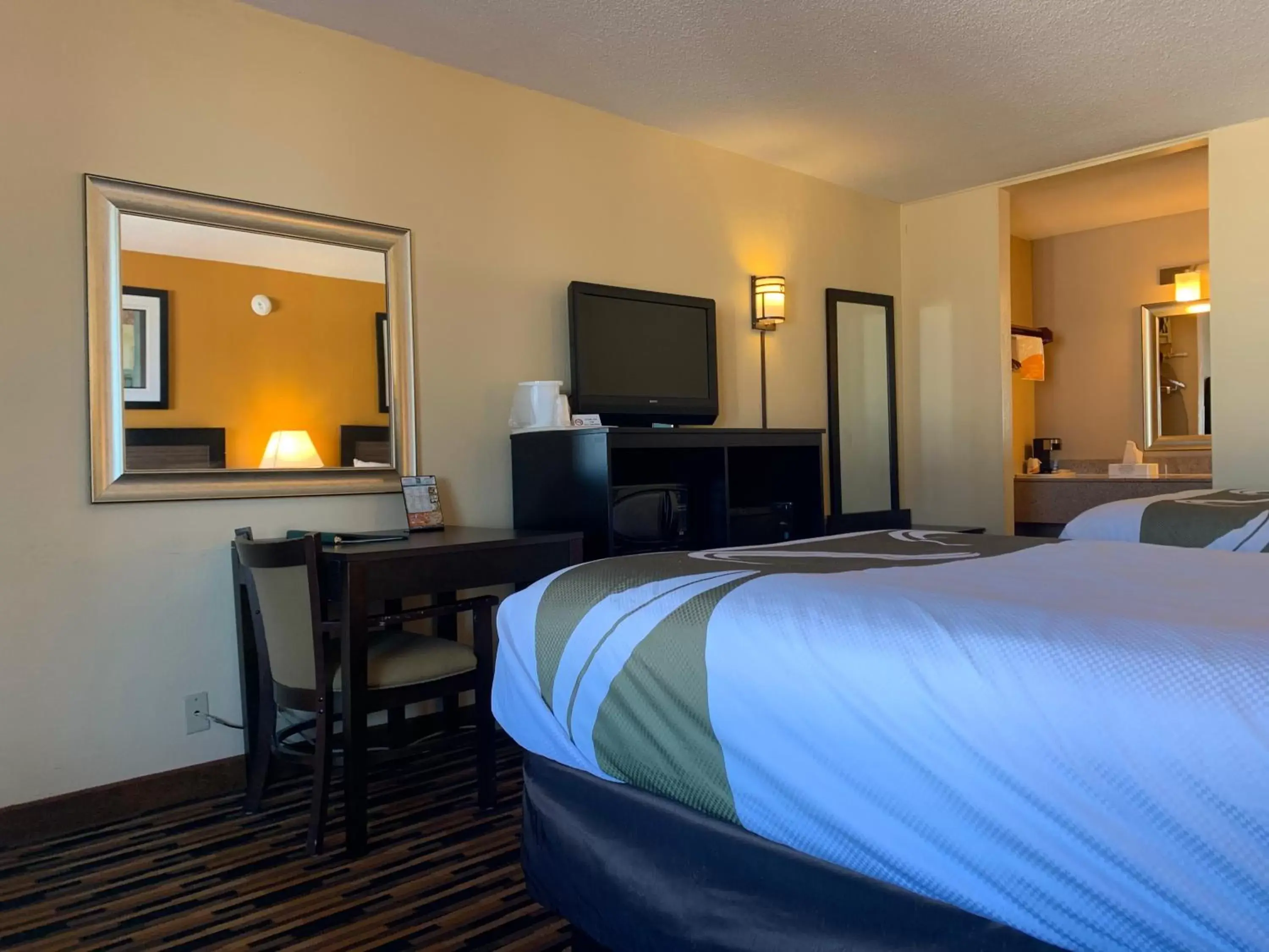 Double Room - Accessible/Non-Smoking in Quality Inn University Area Double Room - Accessible/Non-Smoking in Quality Inn University Area