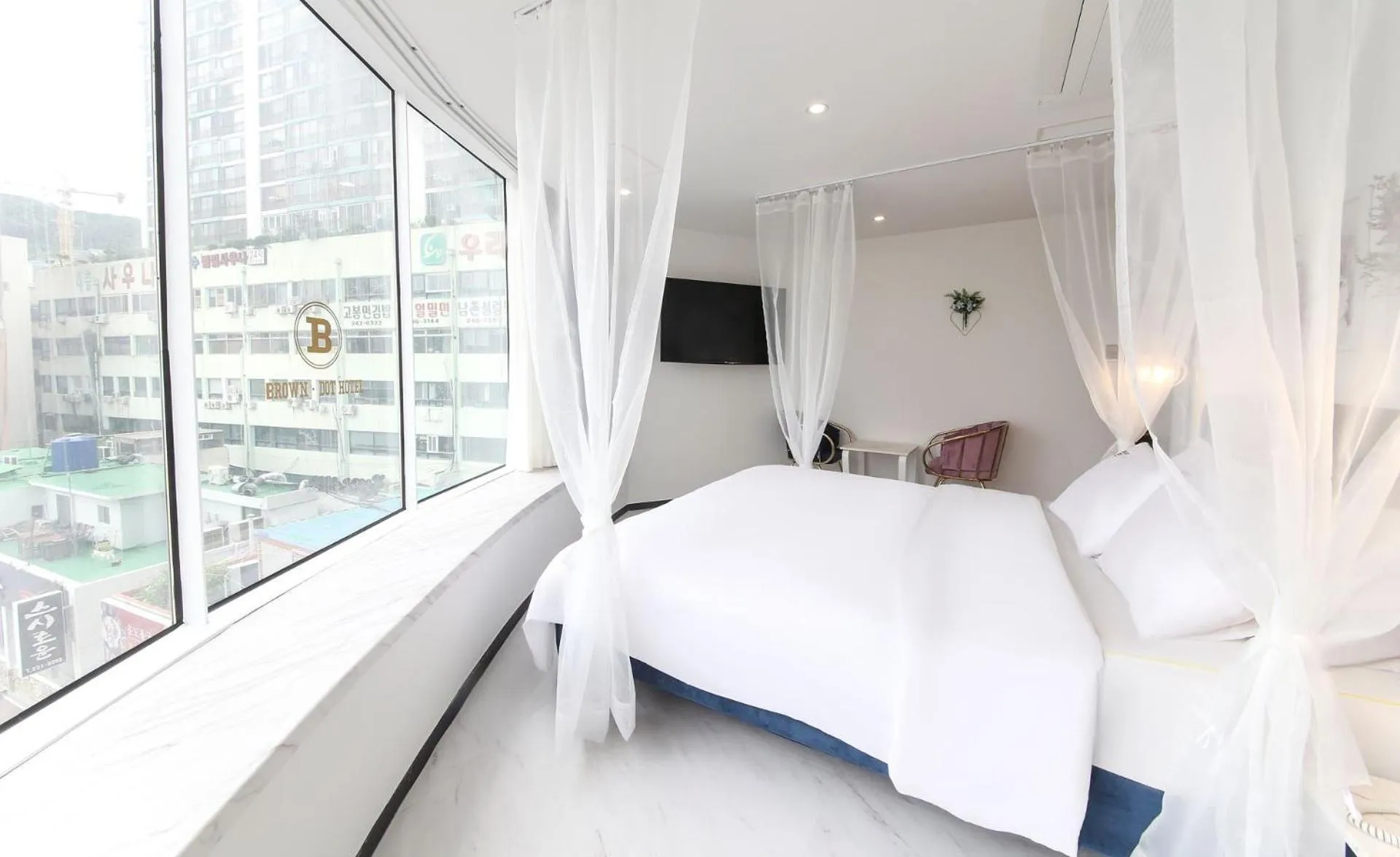 Bed in Brown-Dot Hotel Songdo