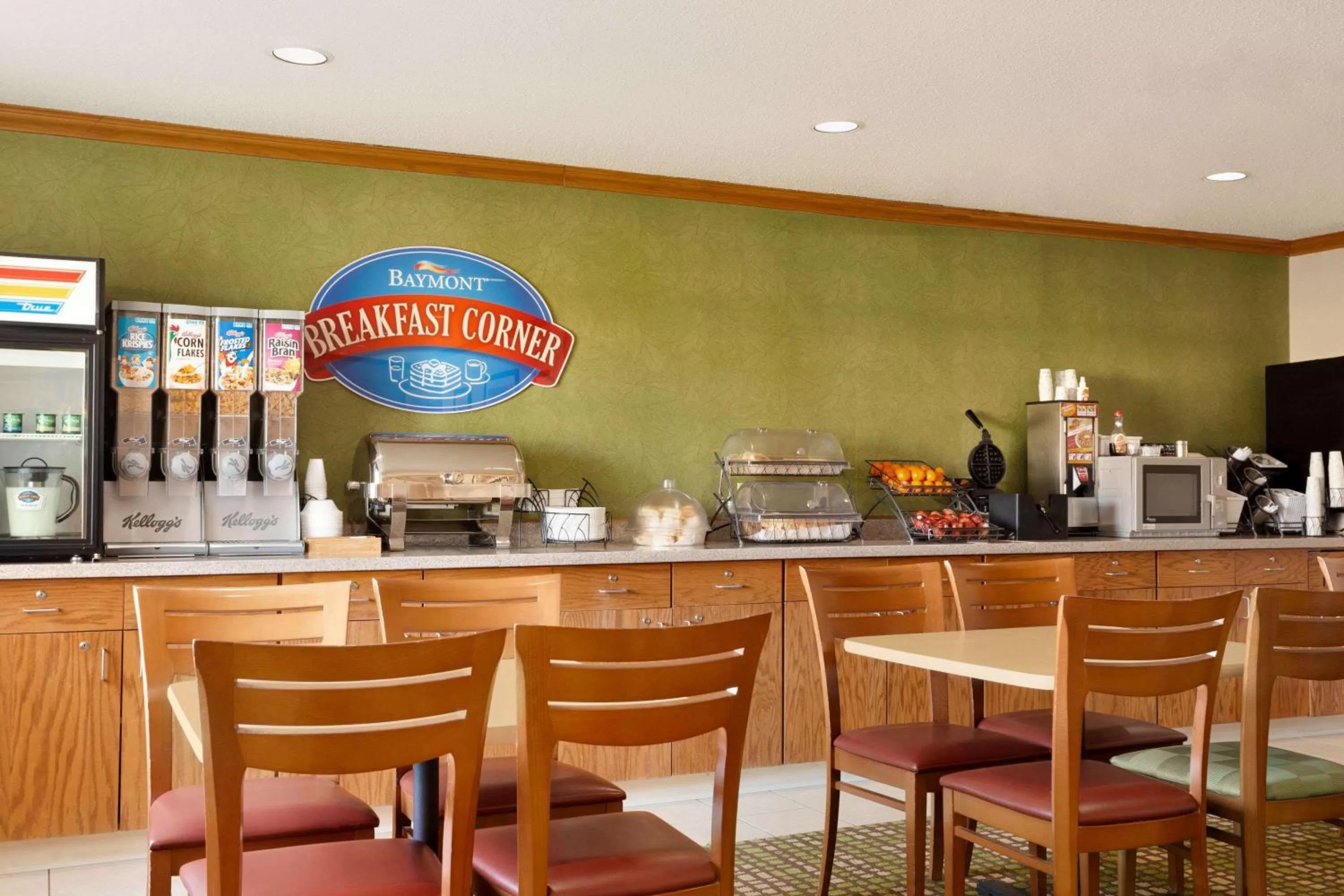 Restaurant/places to eat in Baymont by Wyndham Salina