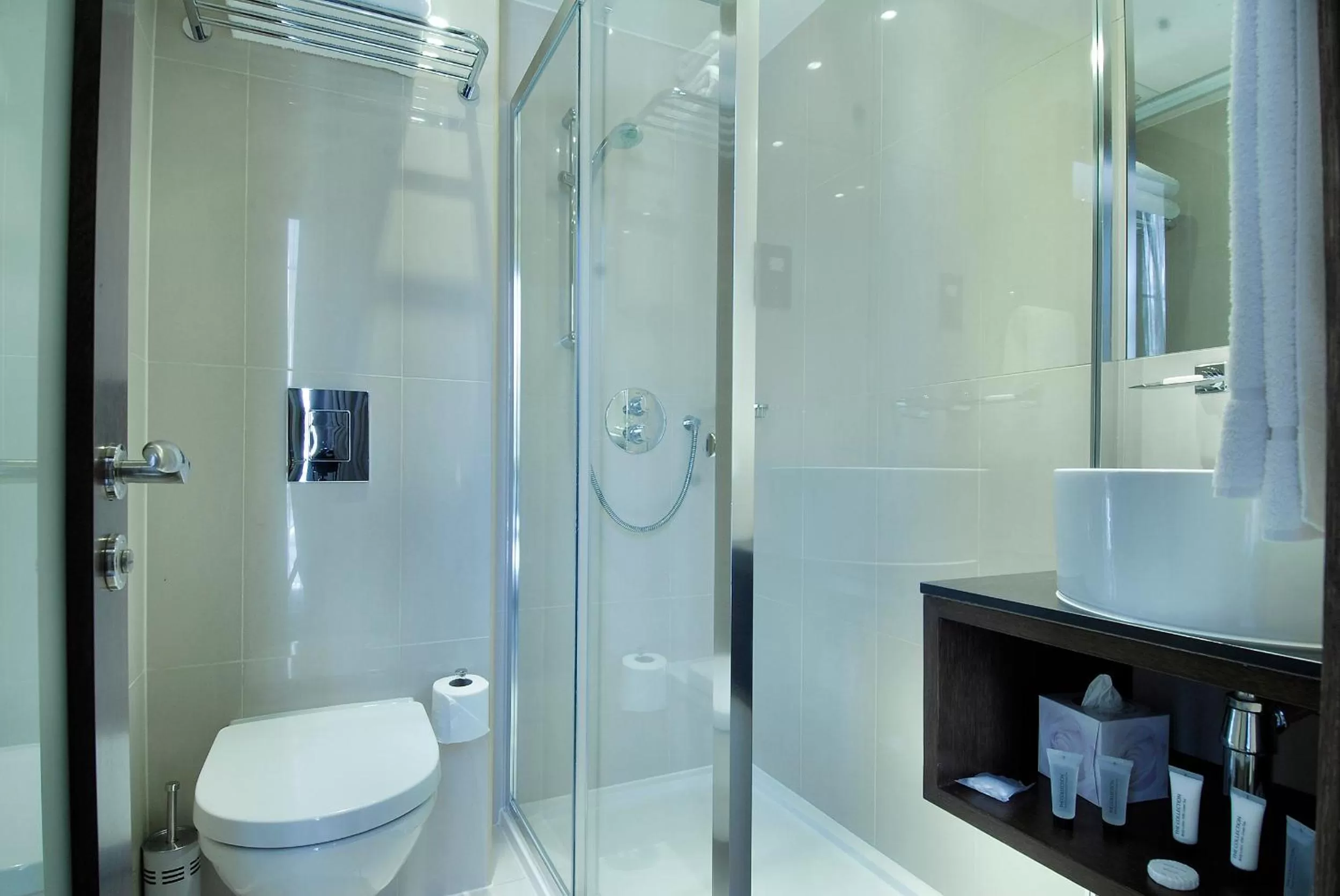 Bathroom in Park Avenue Baker Street