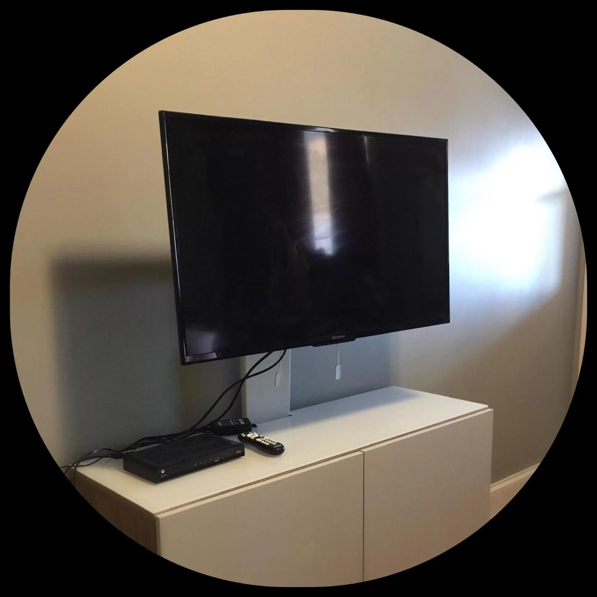 TV and multimedia in Shoreline Suites