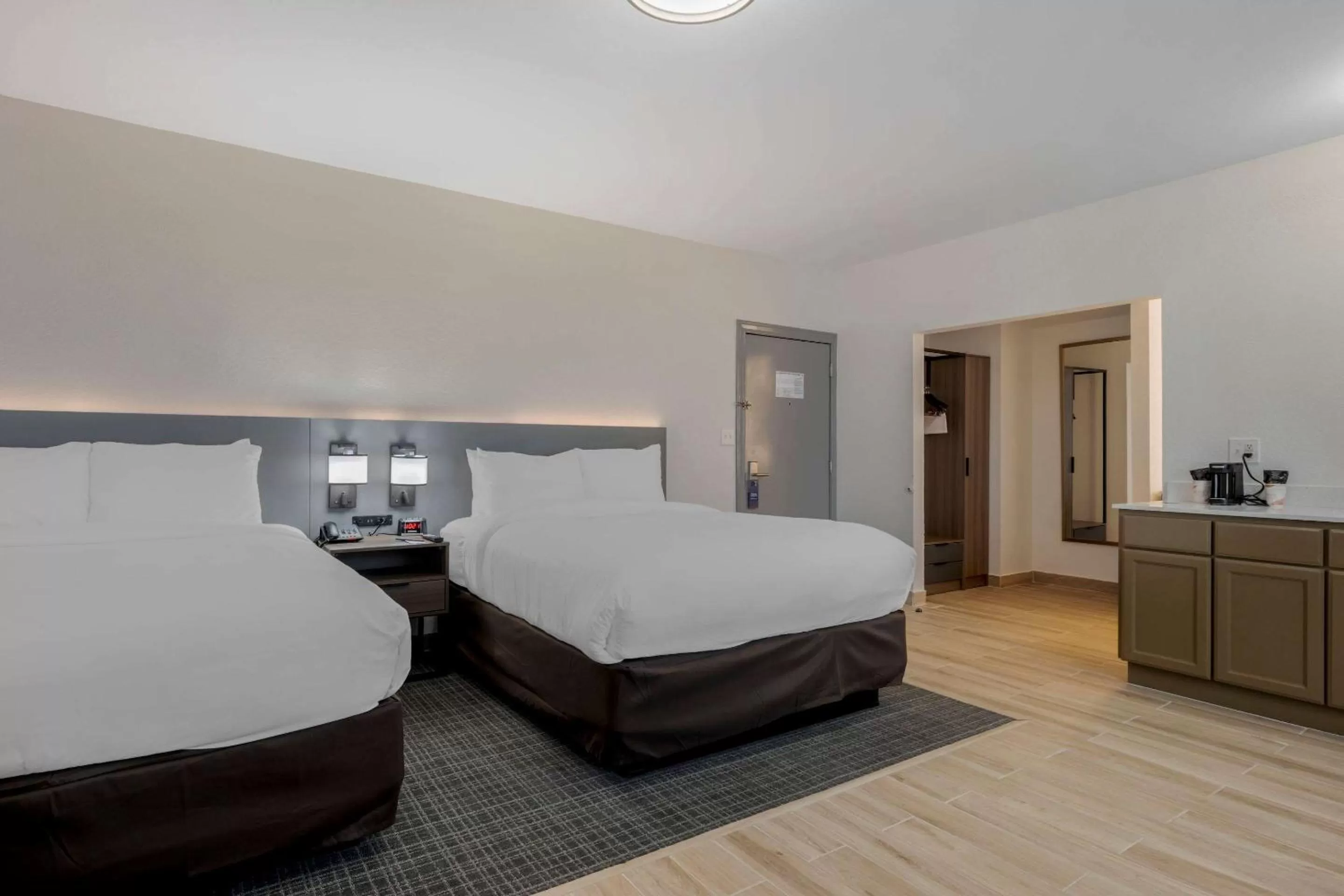 Photo of the whole room, Bed in Comfort Inn