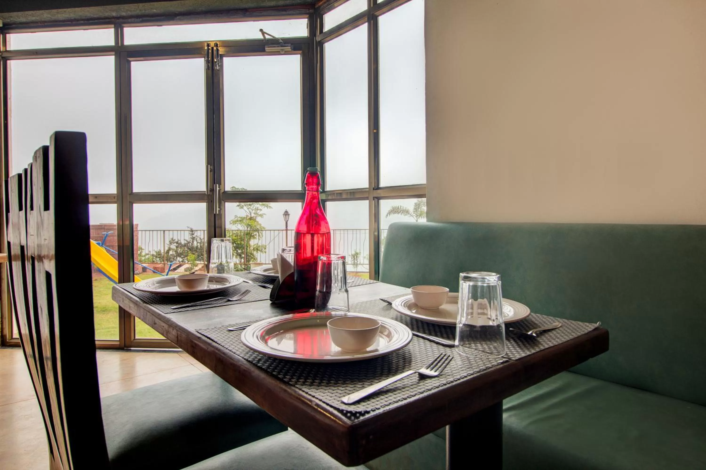 Restaurant/places to eat in Mountain Breeze Resort, Mahabaleshwar