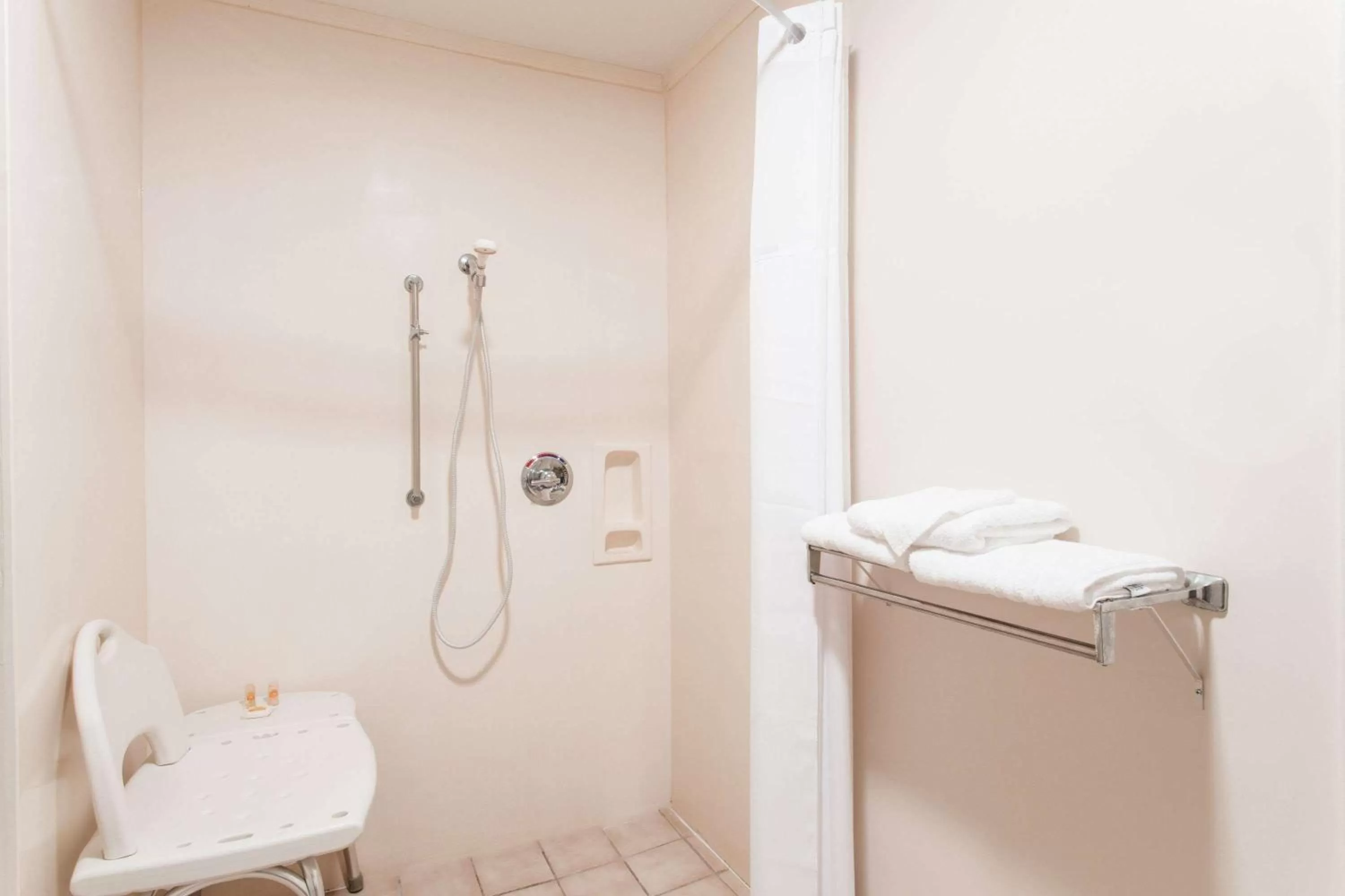 Photo of the whole room in Days Inn by Wyndham Picayune