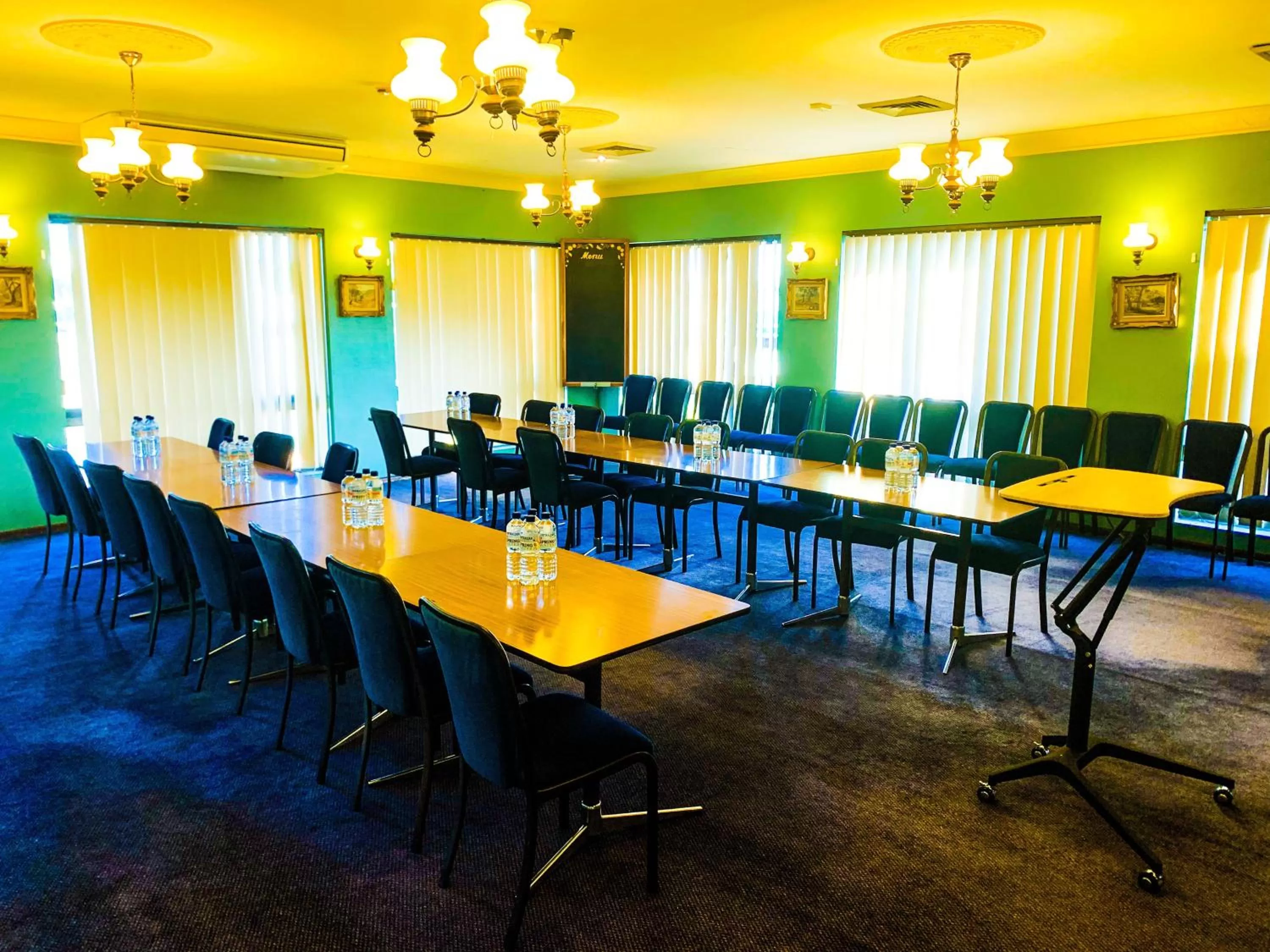 Business facilities in Cumberland Motor Inn