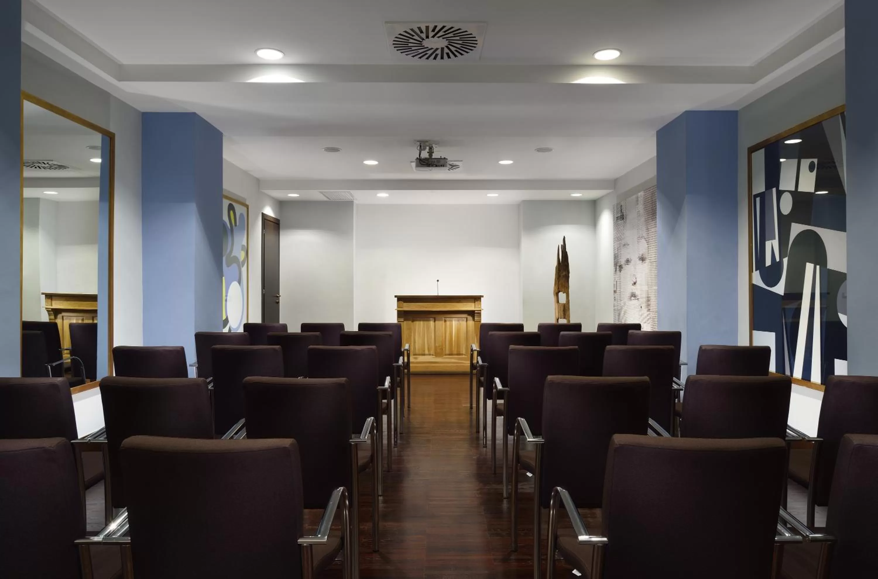 Business facilities in Hotel Pulitzer