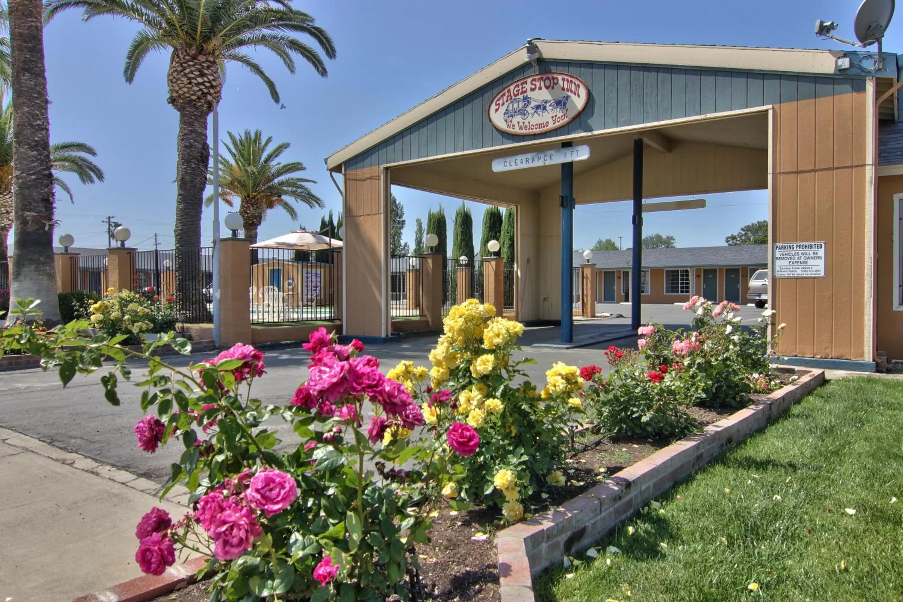 Facade/entrance in Stage Stop Inn Williams