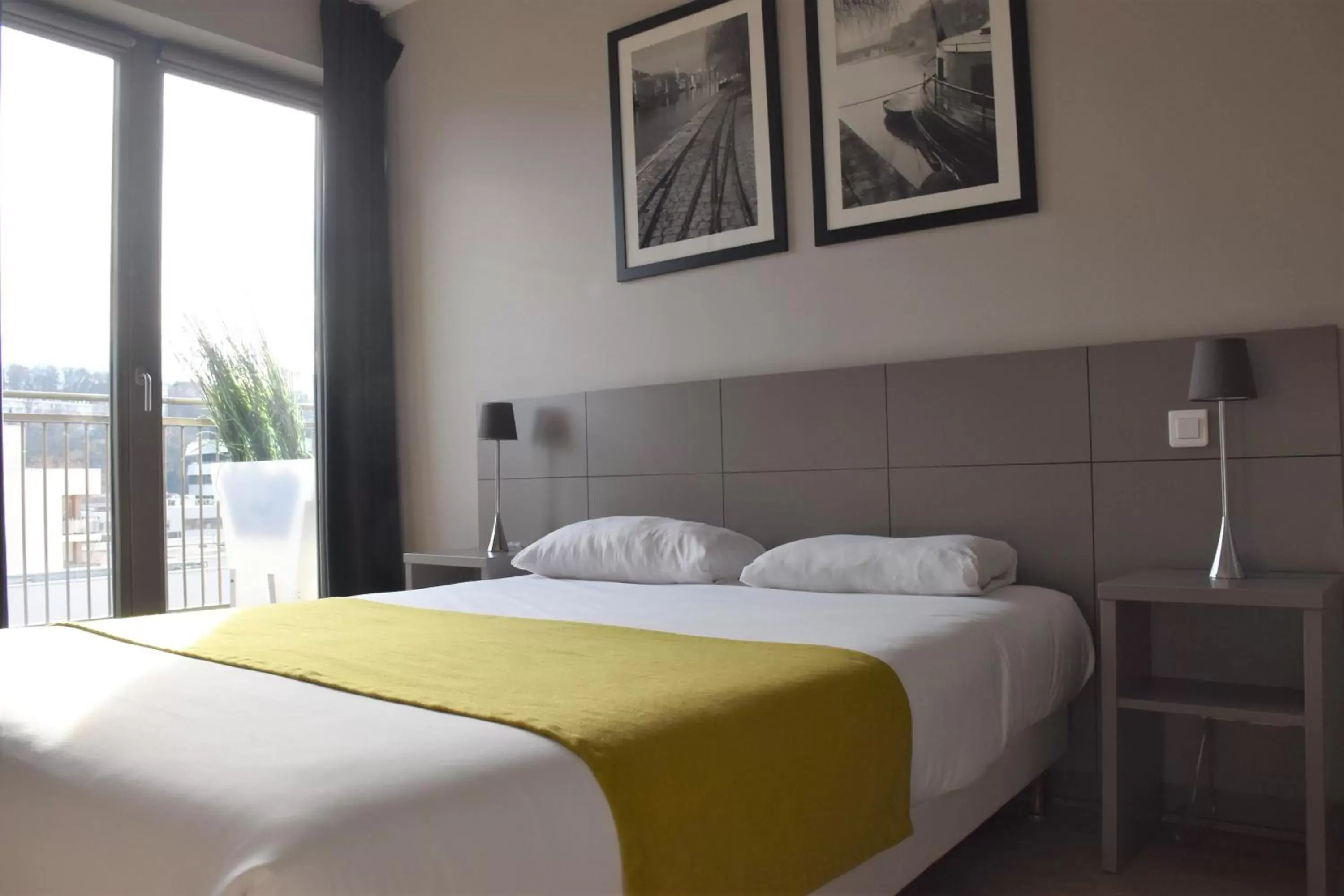 Comfort Double Room in Adonis Lyon Dock Ouest Comfort Double Room in Adonis Lyon Dock Ouest