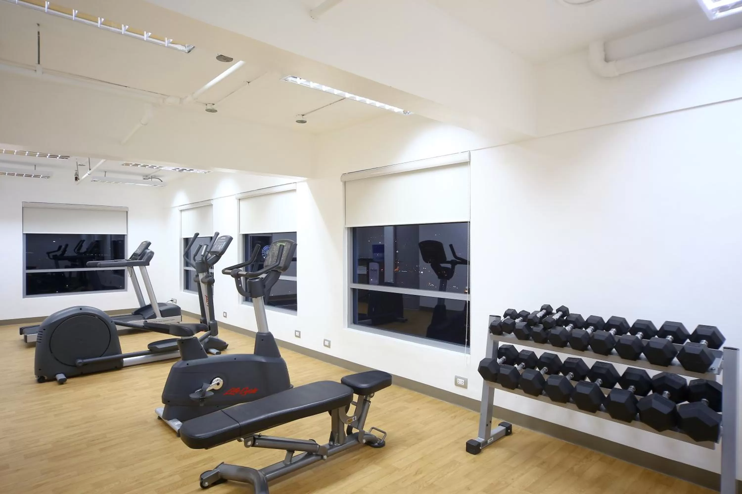 Fitness centre/facilities in TRYP by Wyndham Mall of Asia Manila
