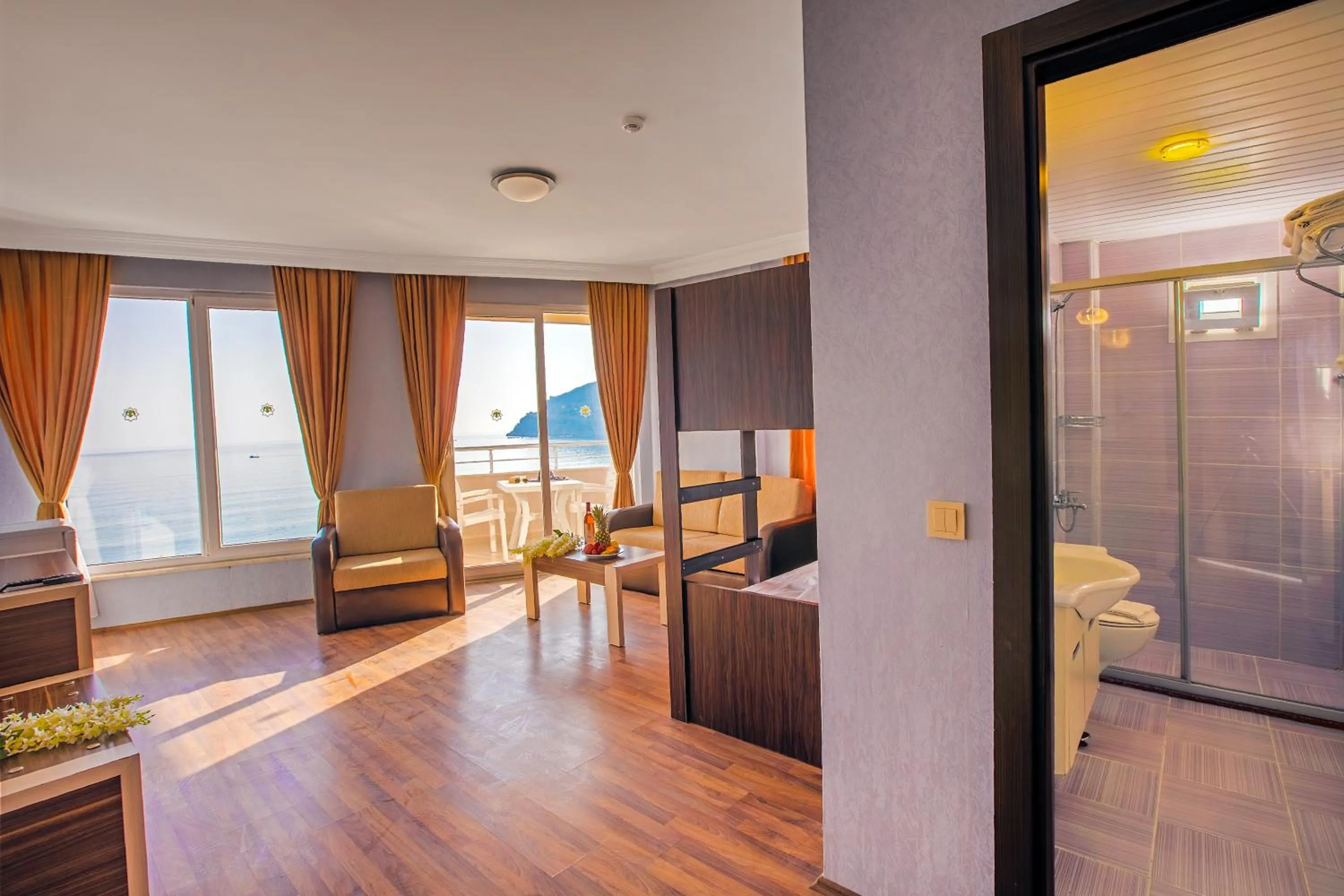 Living room in Hawaii Suite Beach Hotel