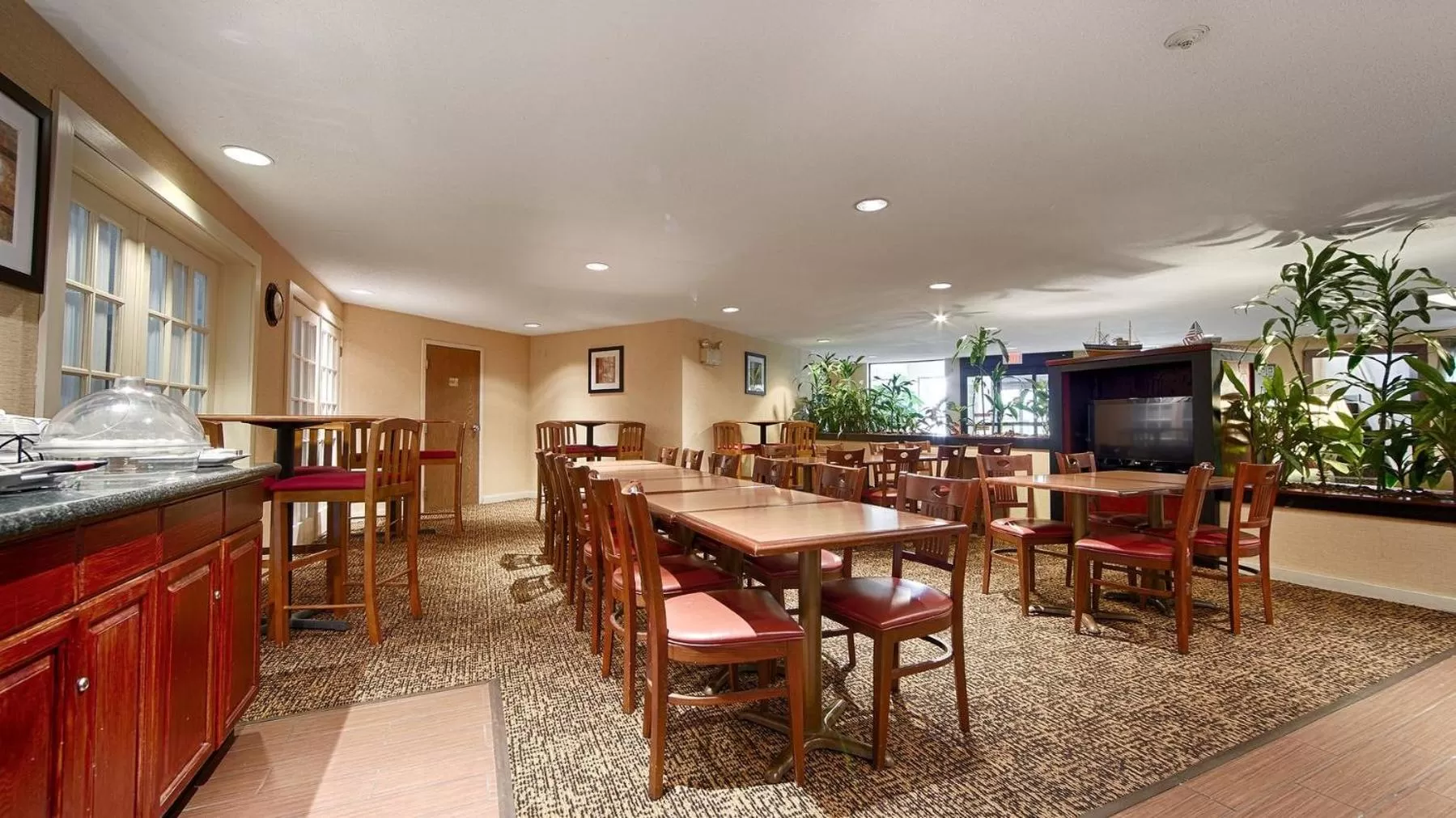 Restaurant/places to eat in Best Western Rockland