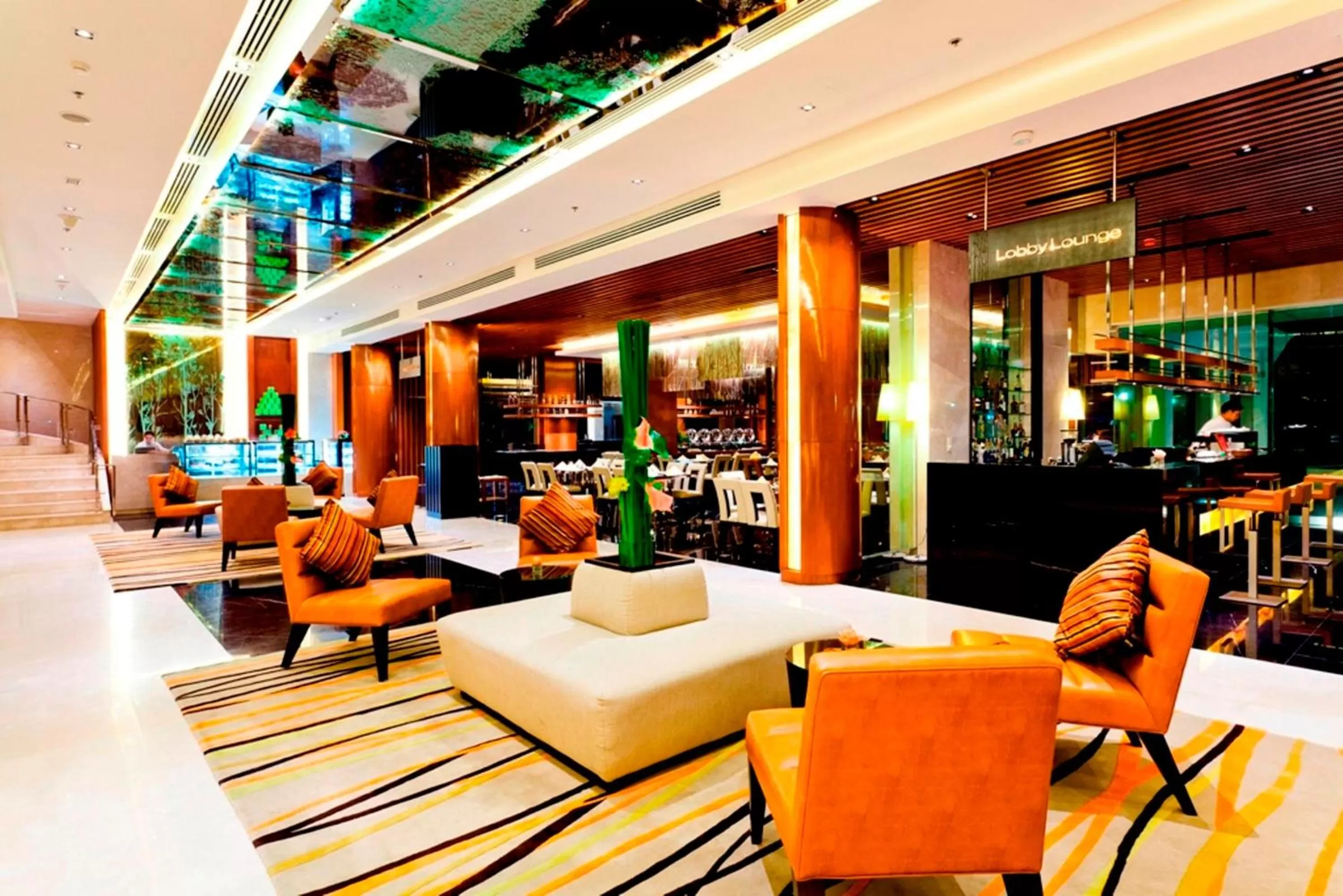 Lobby or reception in Royal Princess Larn Luang - SHA Extra Plus