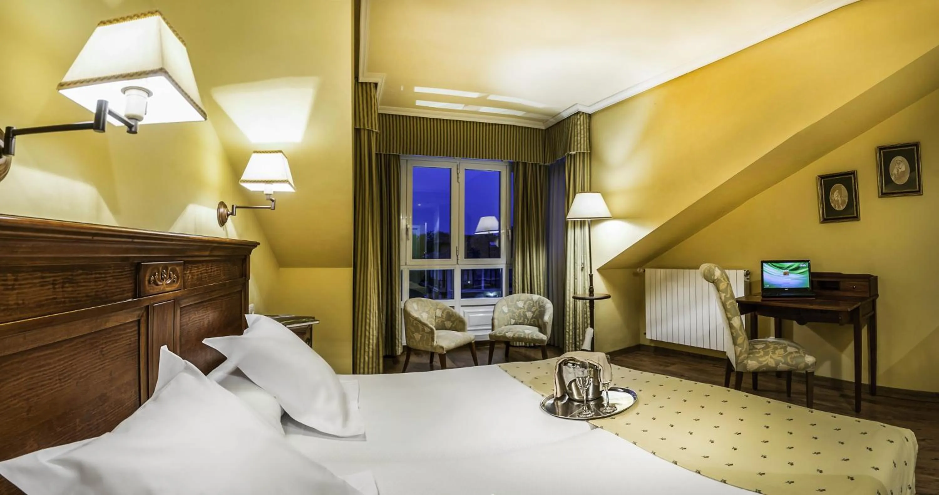 Bedroom, Bed in Silken Spa La Hacienda De Don Juan