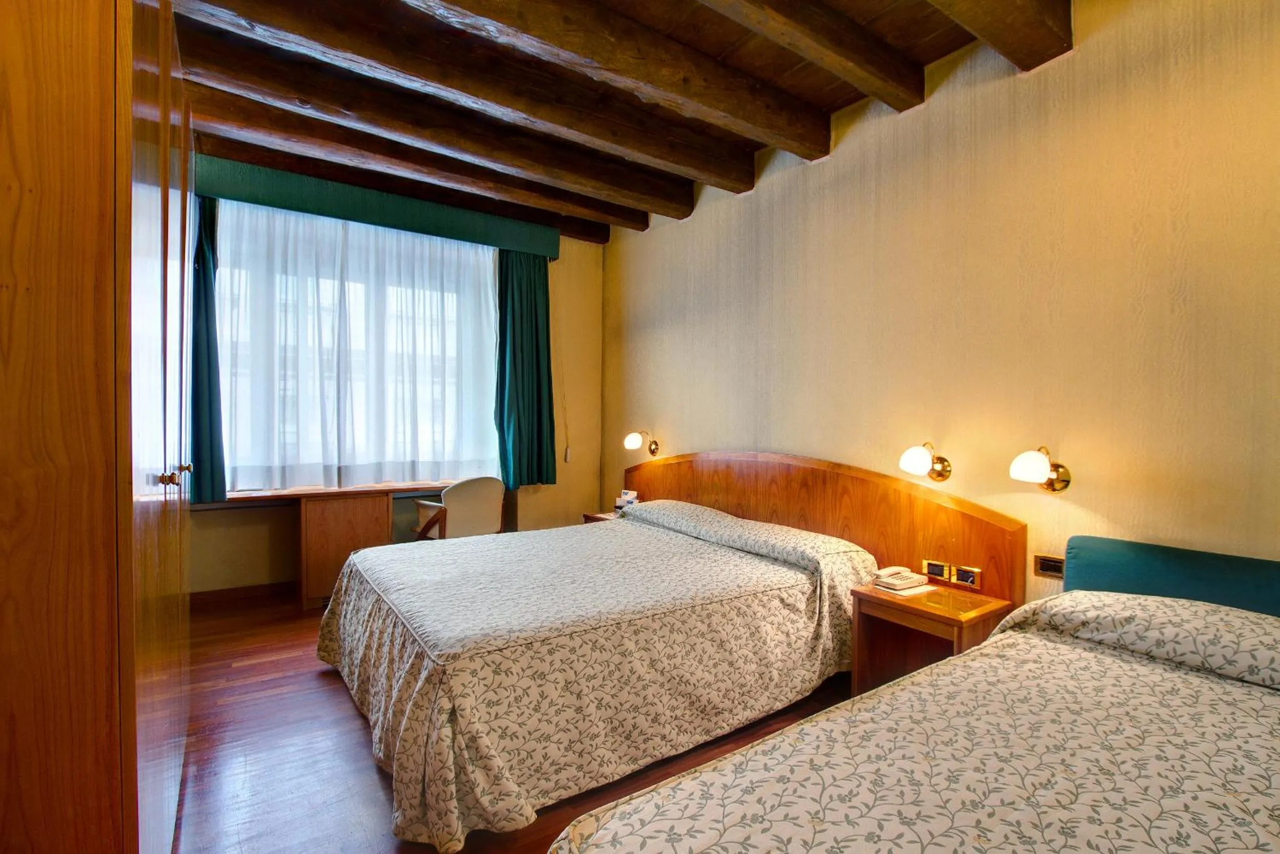 Bedroom, Bed in Hotel Corot