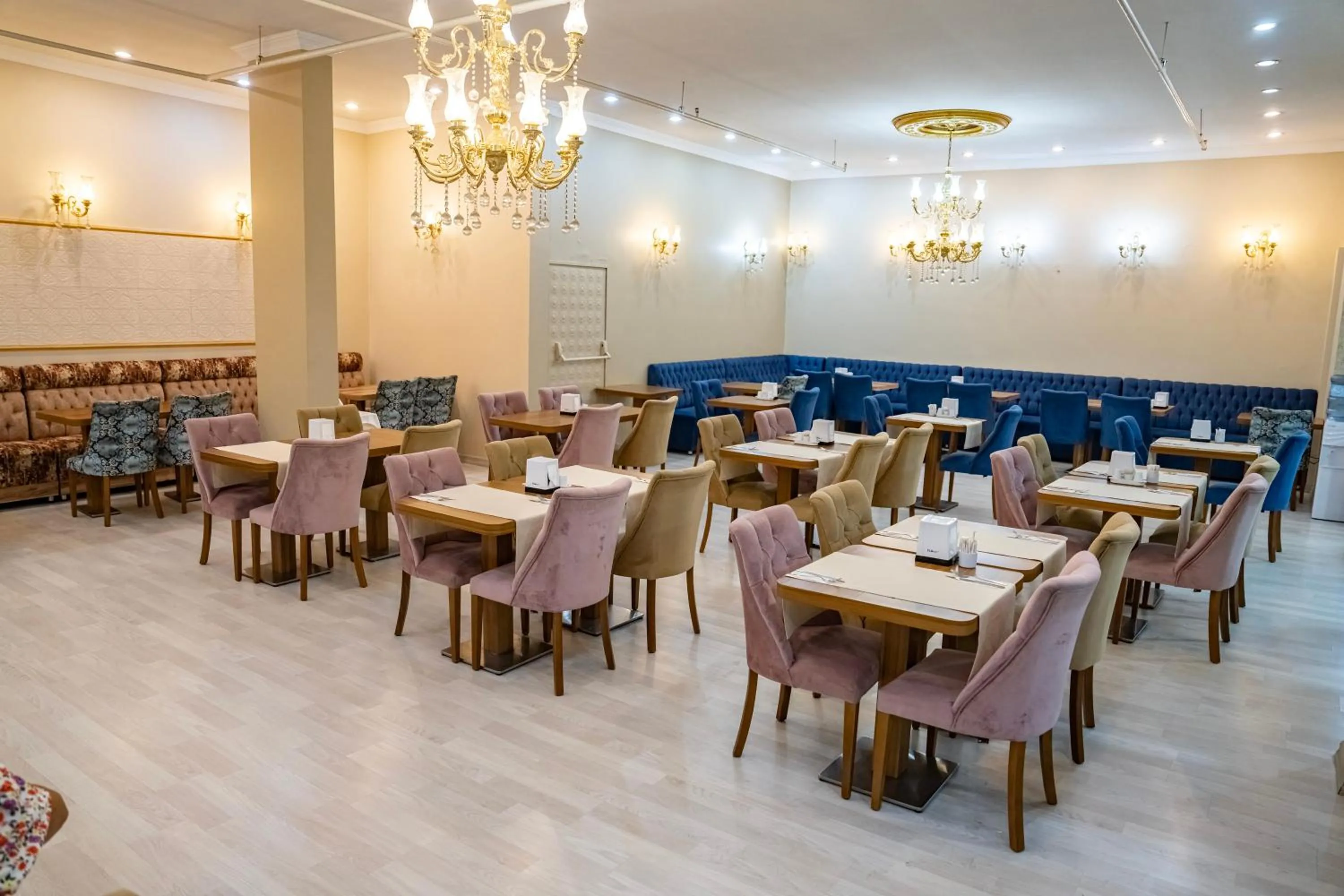 Restaurant/places to eat in Grand Hamit Hotel