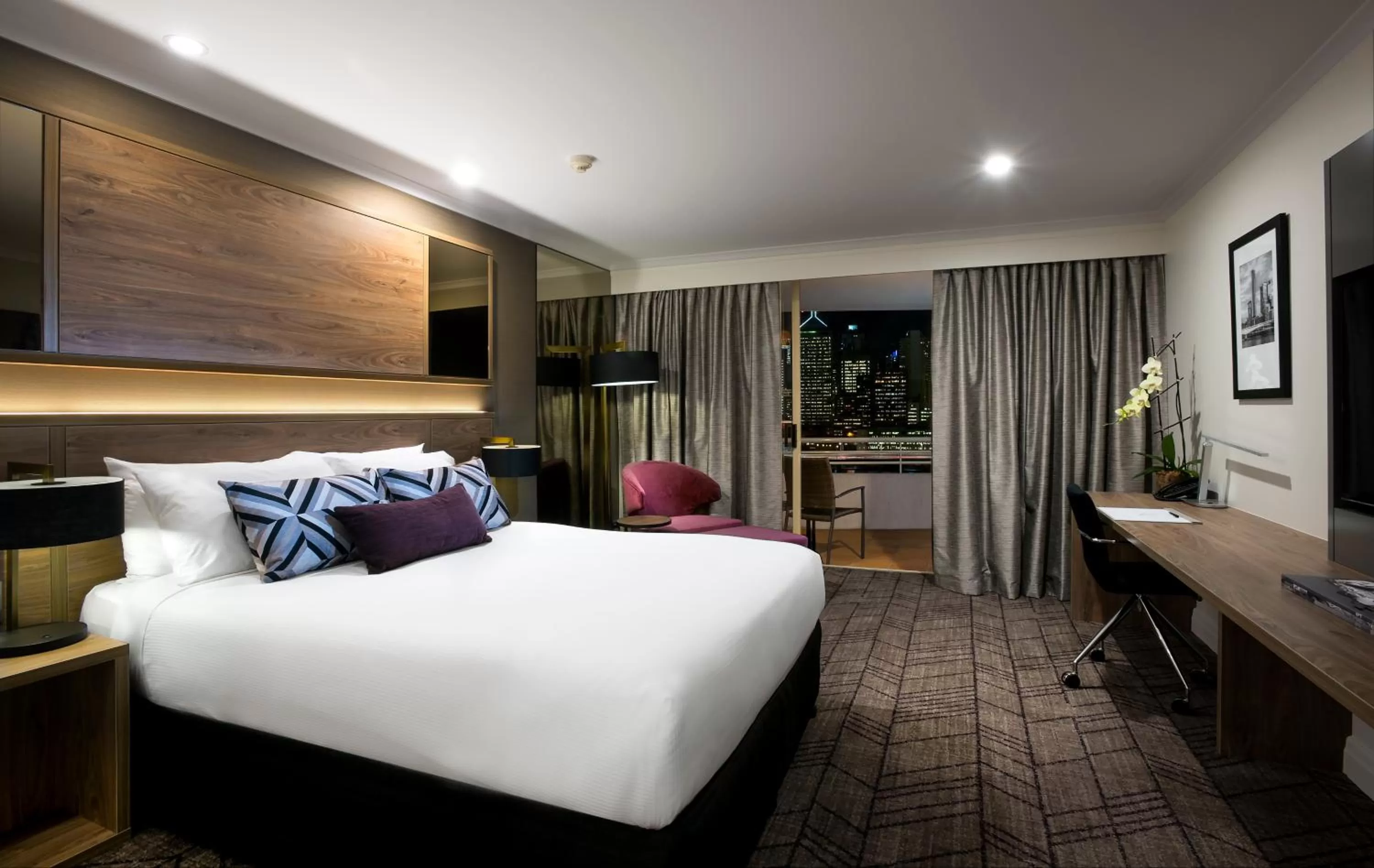Photo of the whole room, Bed in Rydges South Bank Brisbane