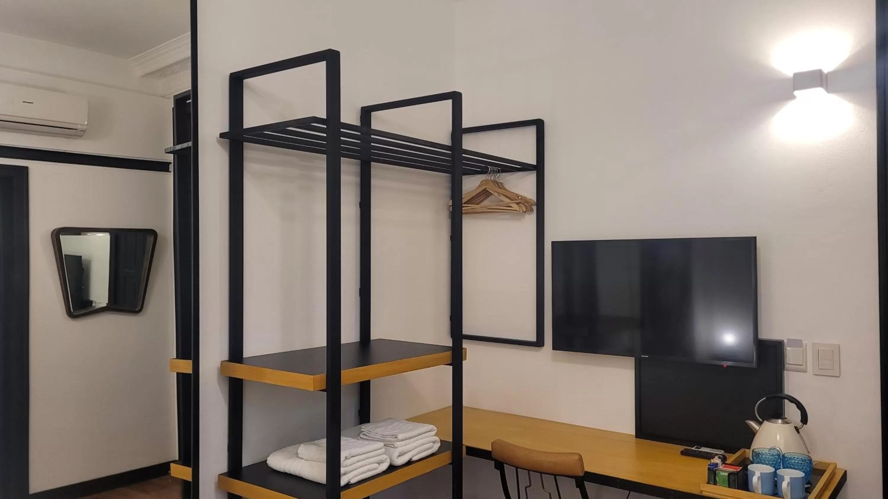 TV and multimedia, TV/Entertainment Center in FAUNA Montevideo