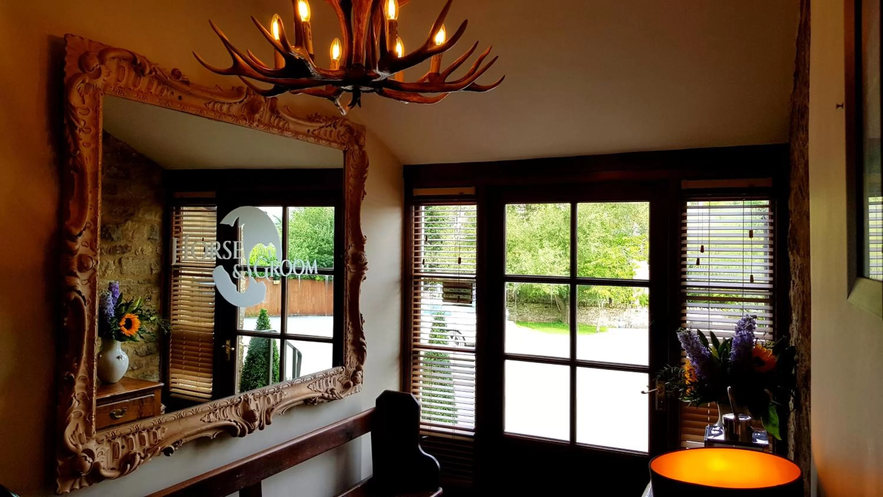 Facade/entrance in The Horse & Groom