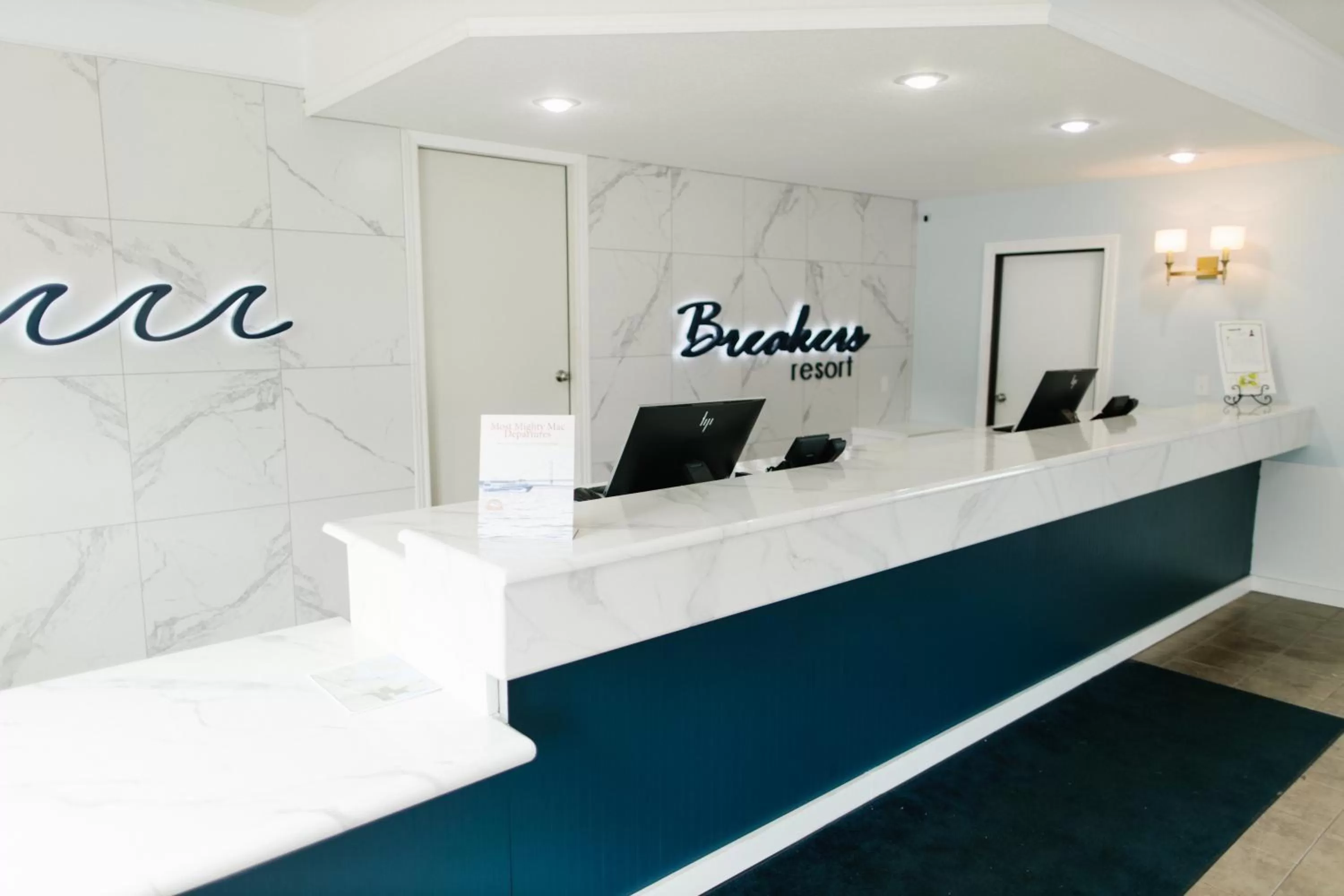 Breakers Resort - Lakeside