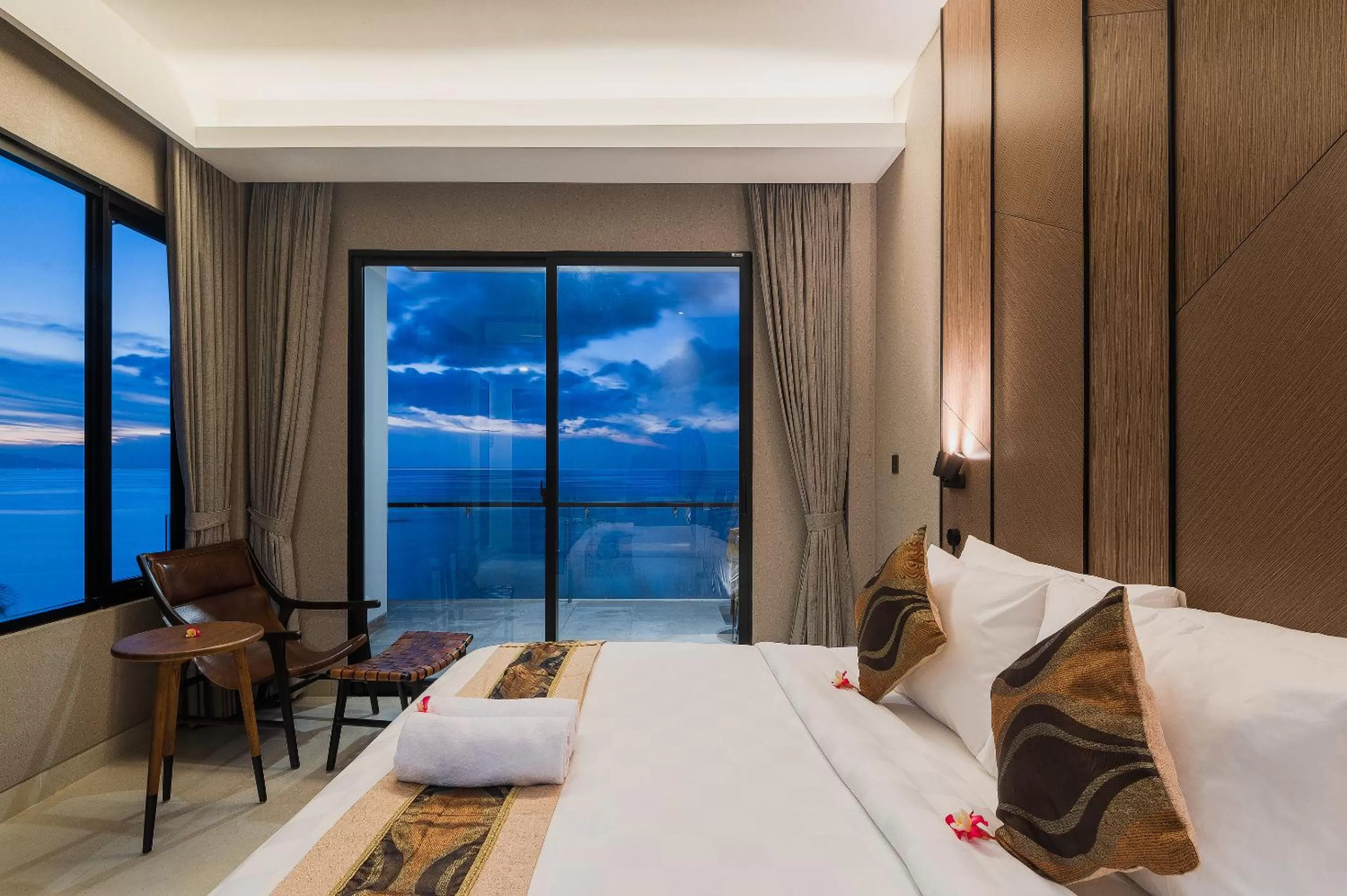 Bed in Padmasari Resort Lovina