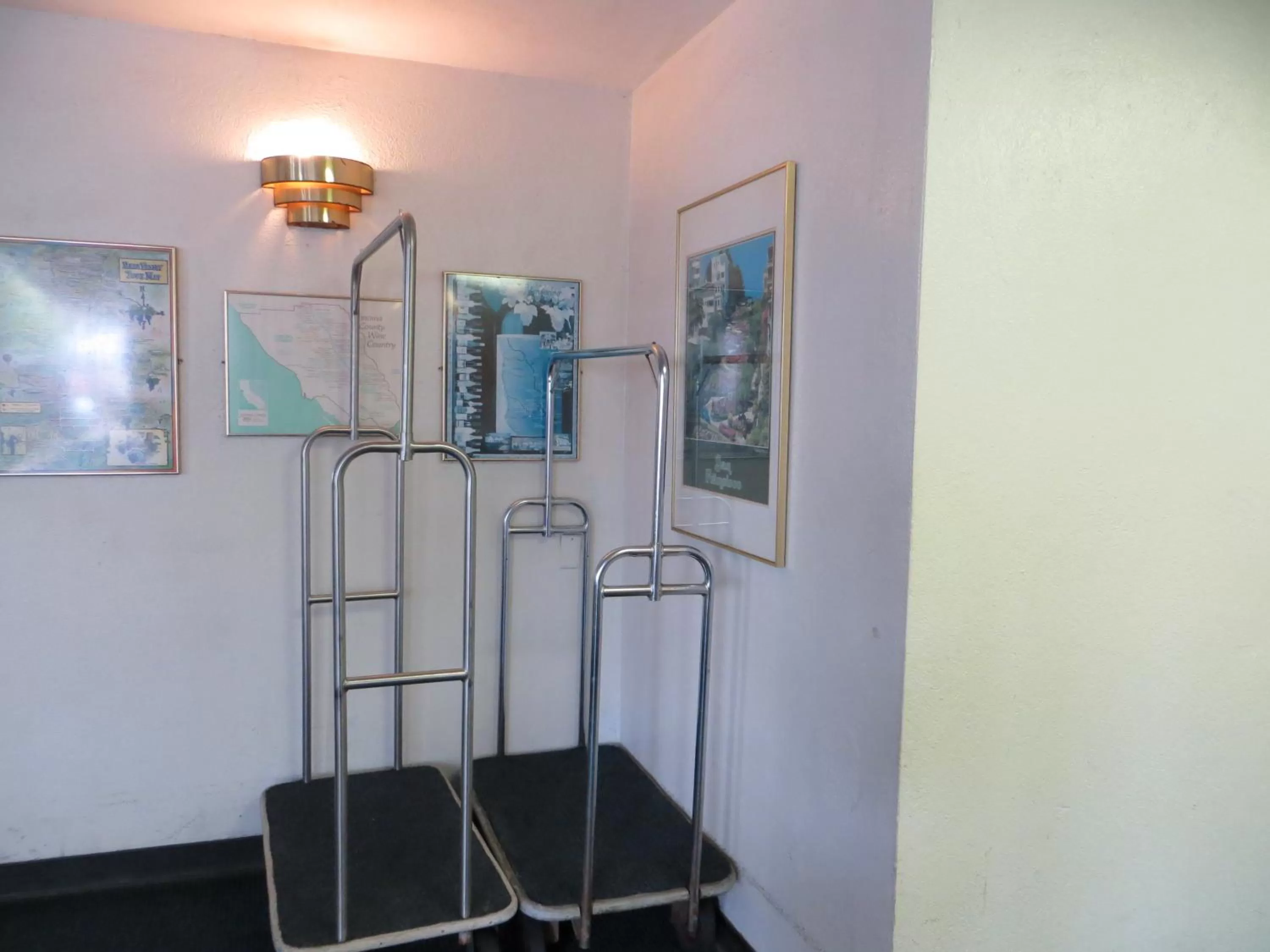 Lobby or reception in Royal Pacific Motor Inn