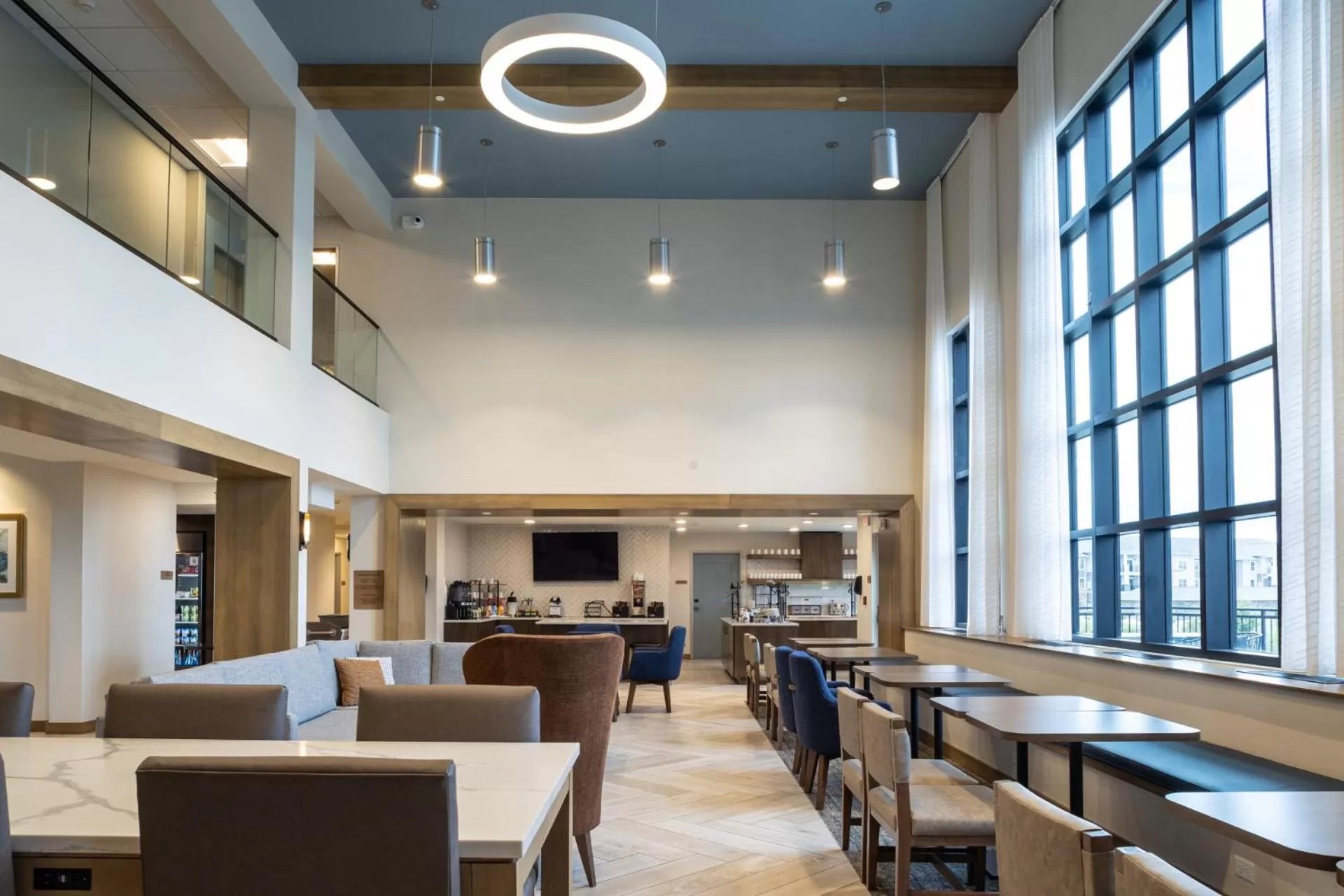Dining area in Staybridge Suites - Colorado Springs NE Powers by IHG