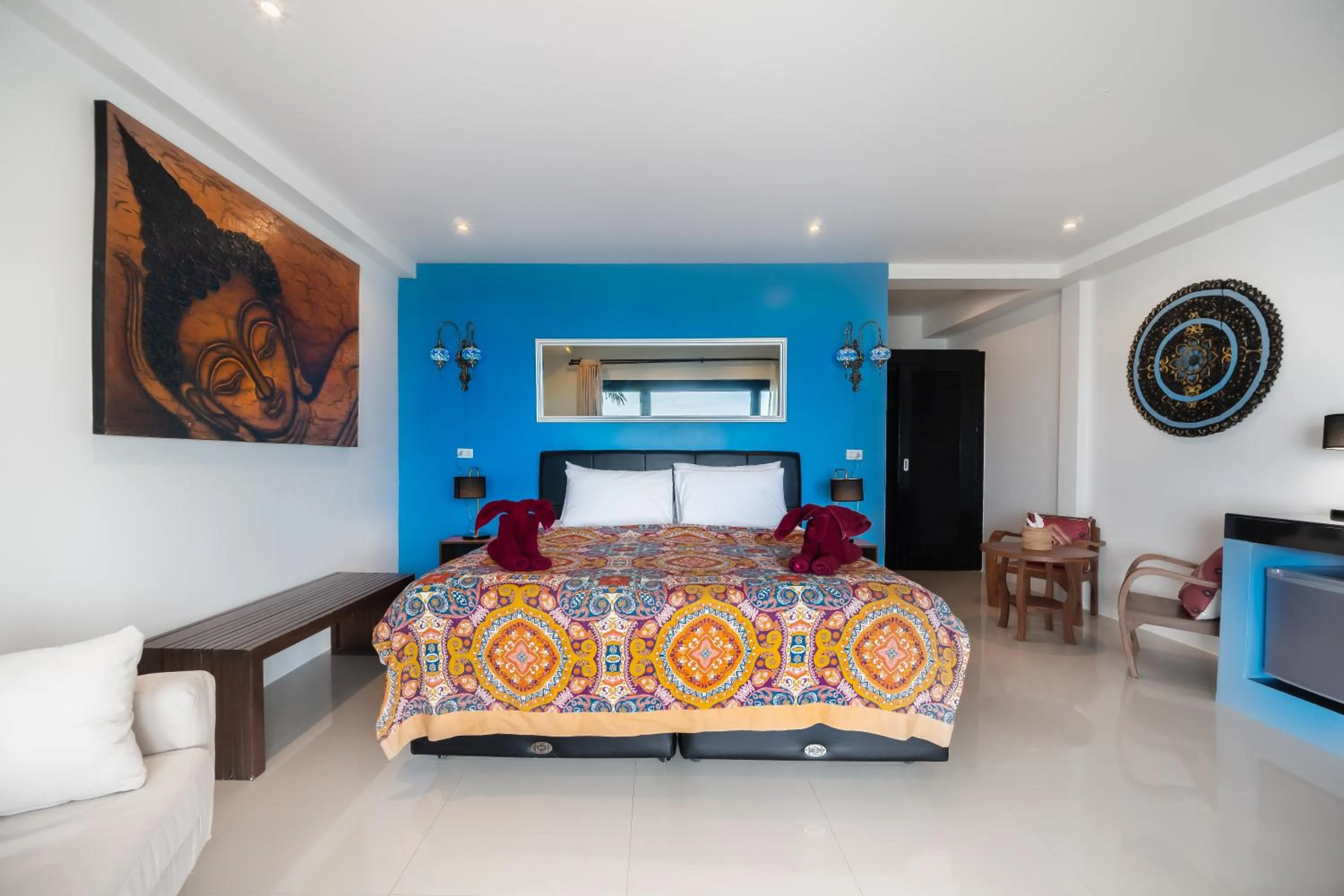 Bedroom, Bed in Crystal Bay Beach Resort