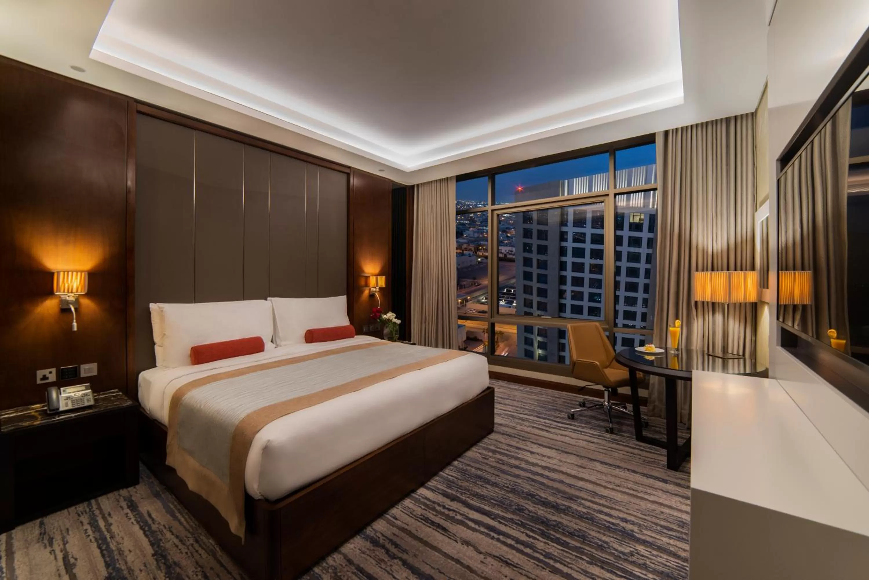 Bed in Movenpick Hotel and Residences Riyadh