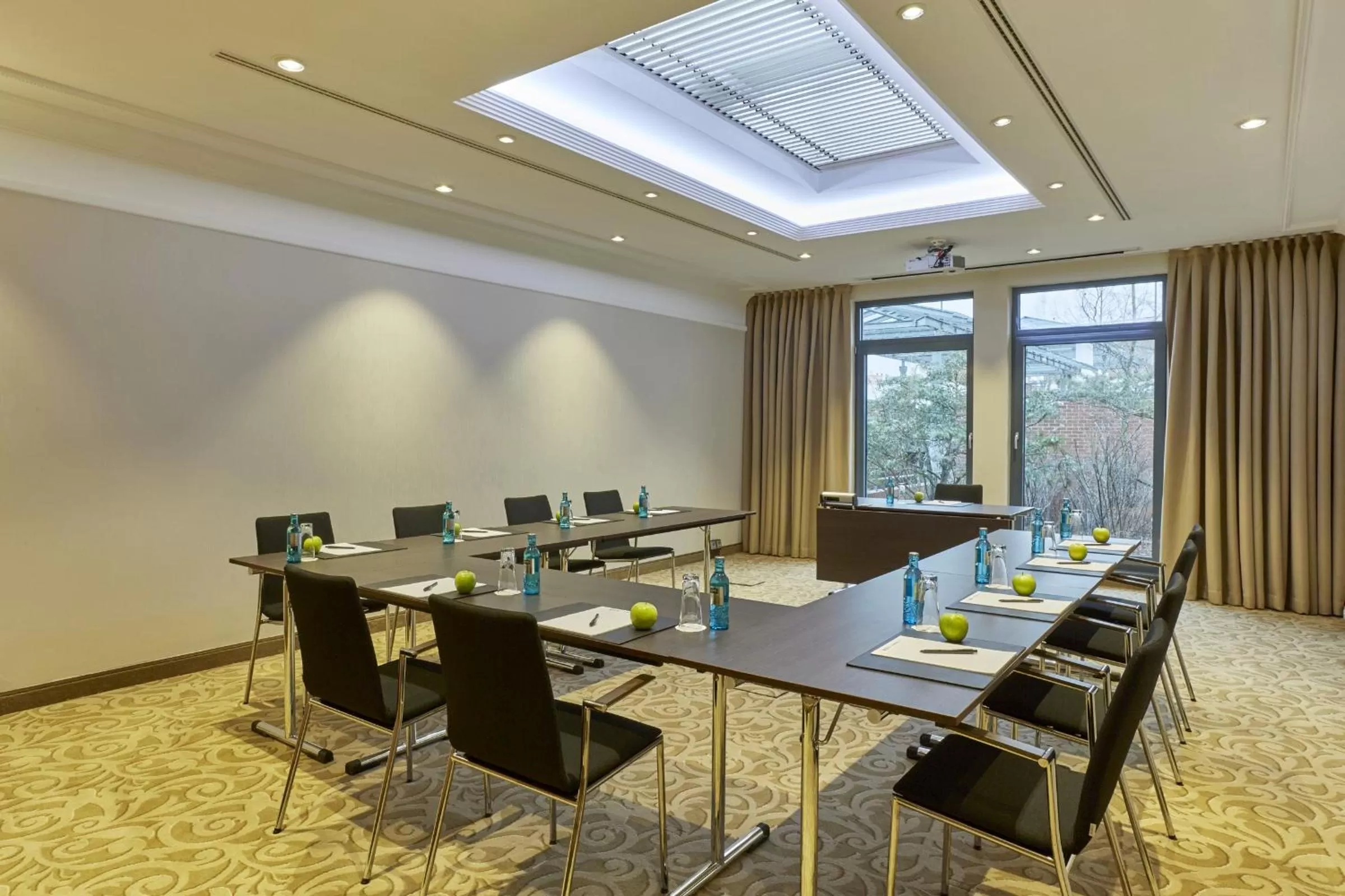 Meeting/conference room in H4 Hotel Hannover Messe, Trademark Collection by Wyndham