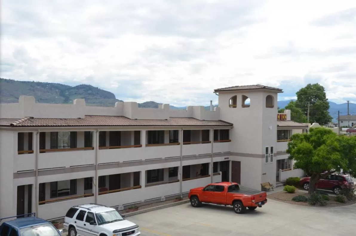 Property building in Avalon Inn