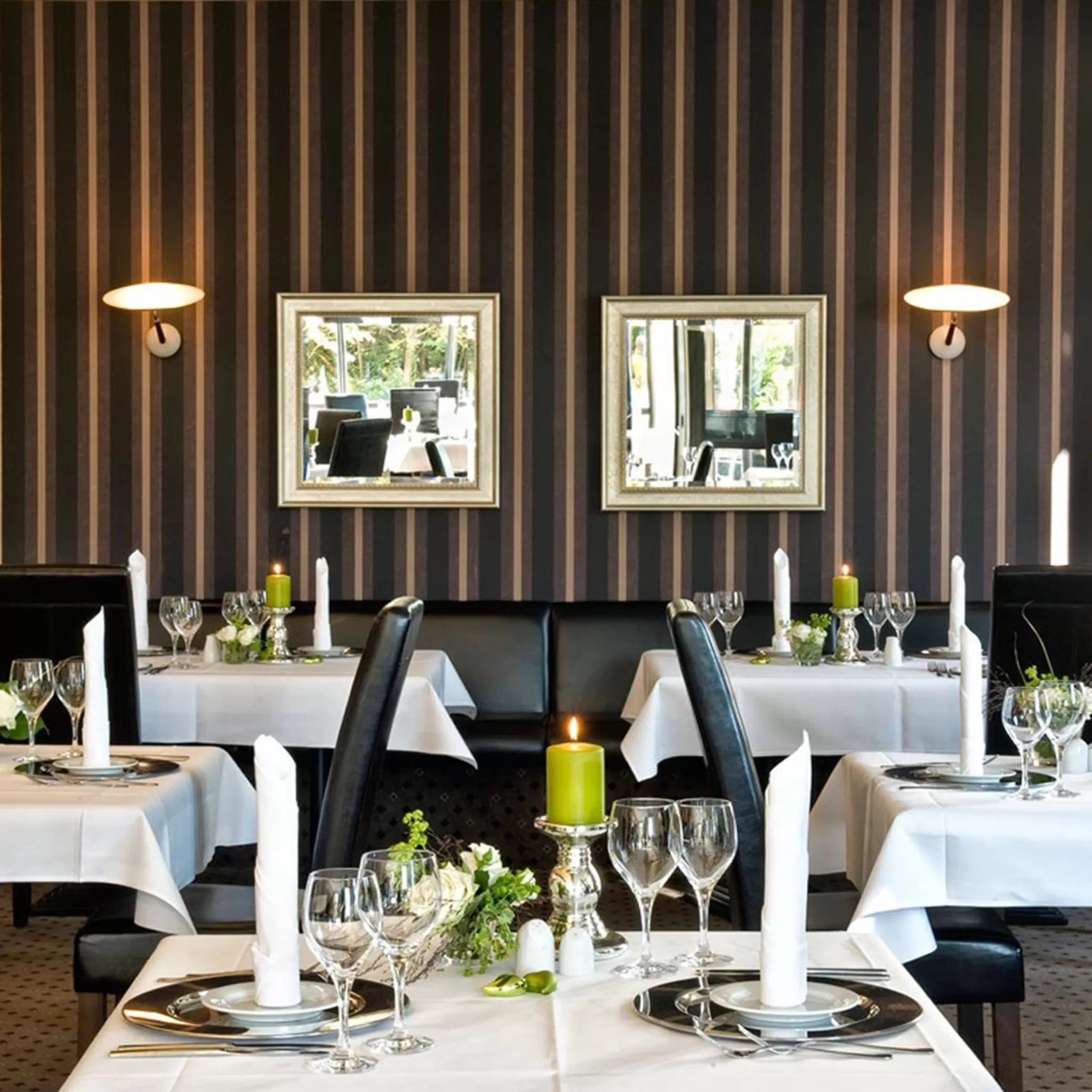 Restaurant/places to eat in SORAT Insel-Hotel Regensburg
