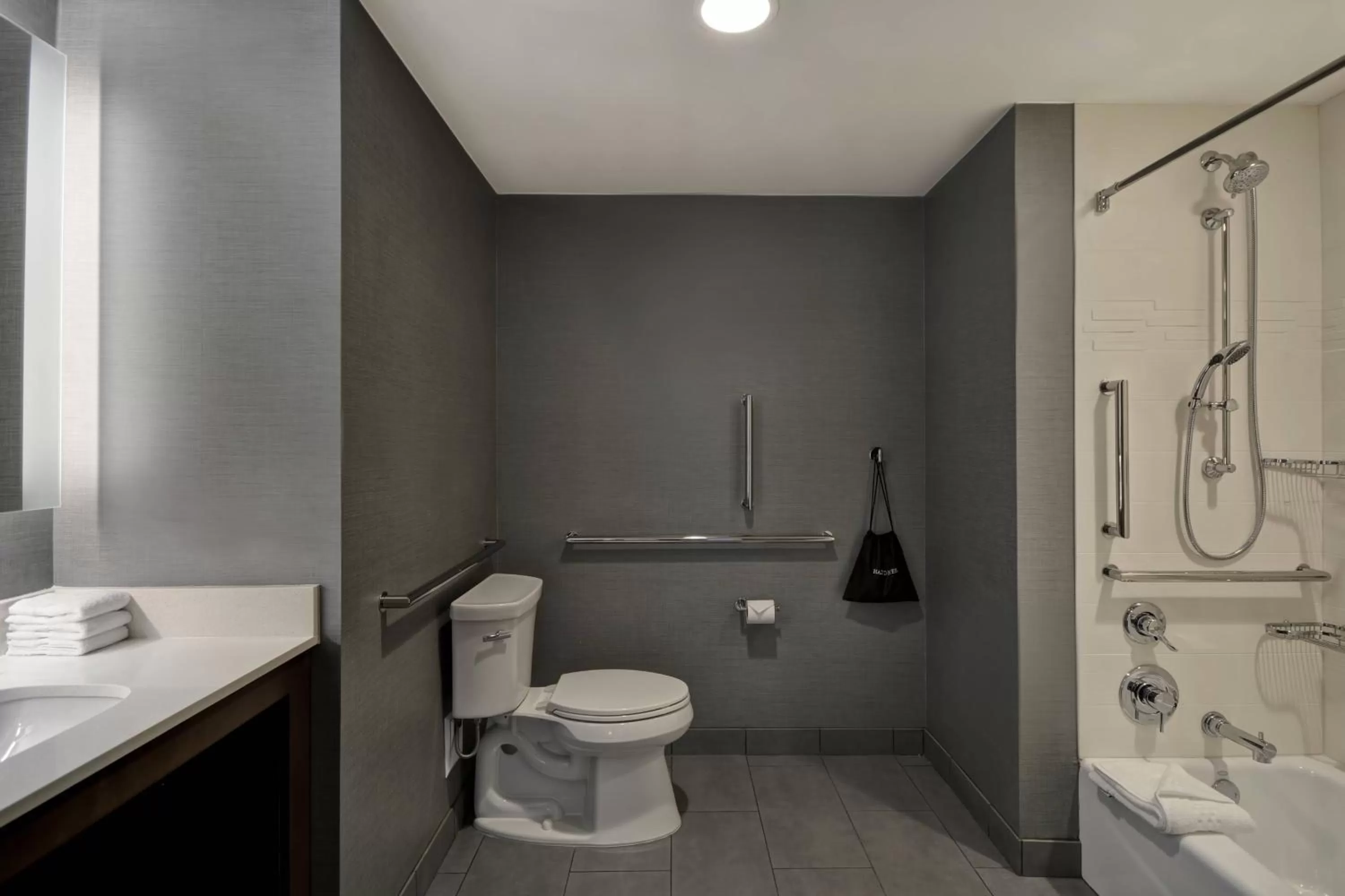 Bathroom in Residence Inn by Marriott New Orleans French Quarter Area/Cen B