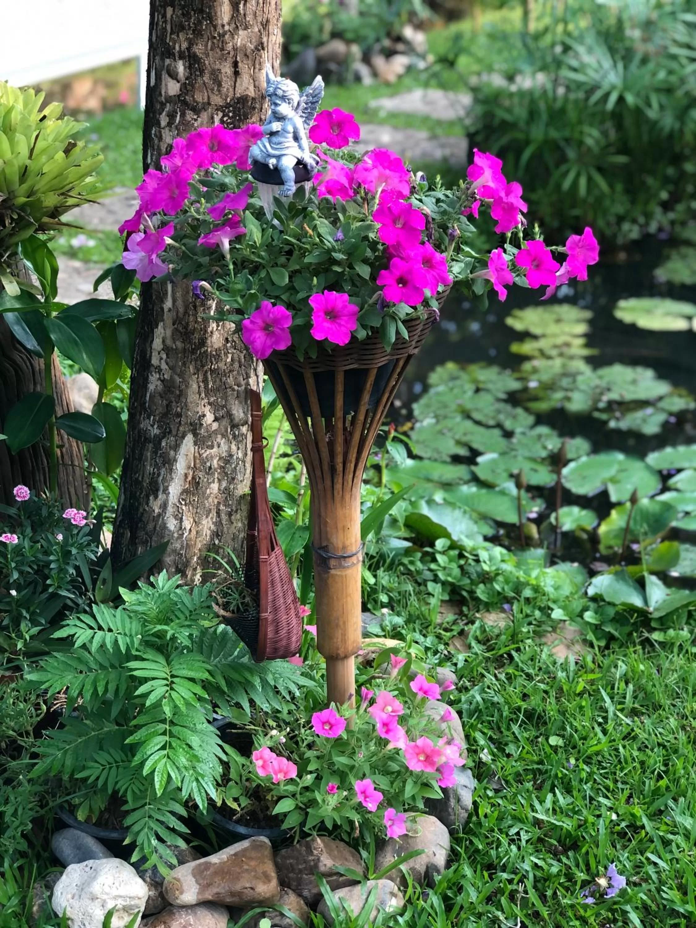 Garden in Pura Vida Pai Resort