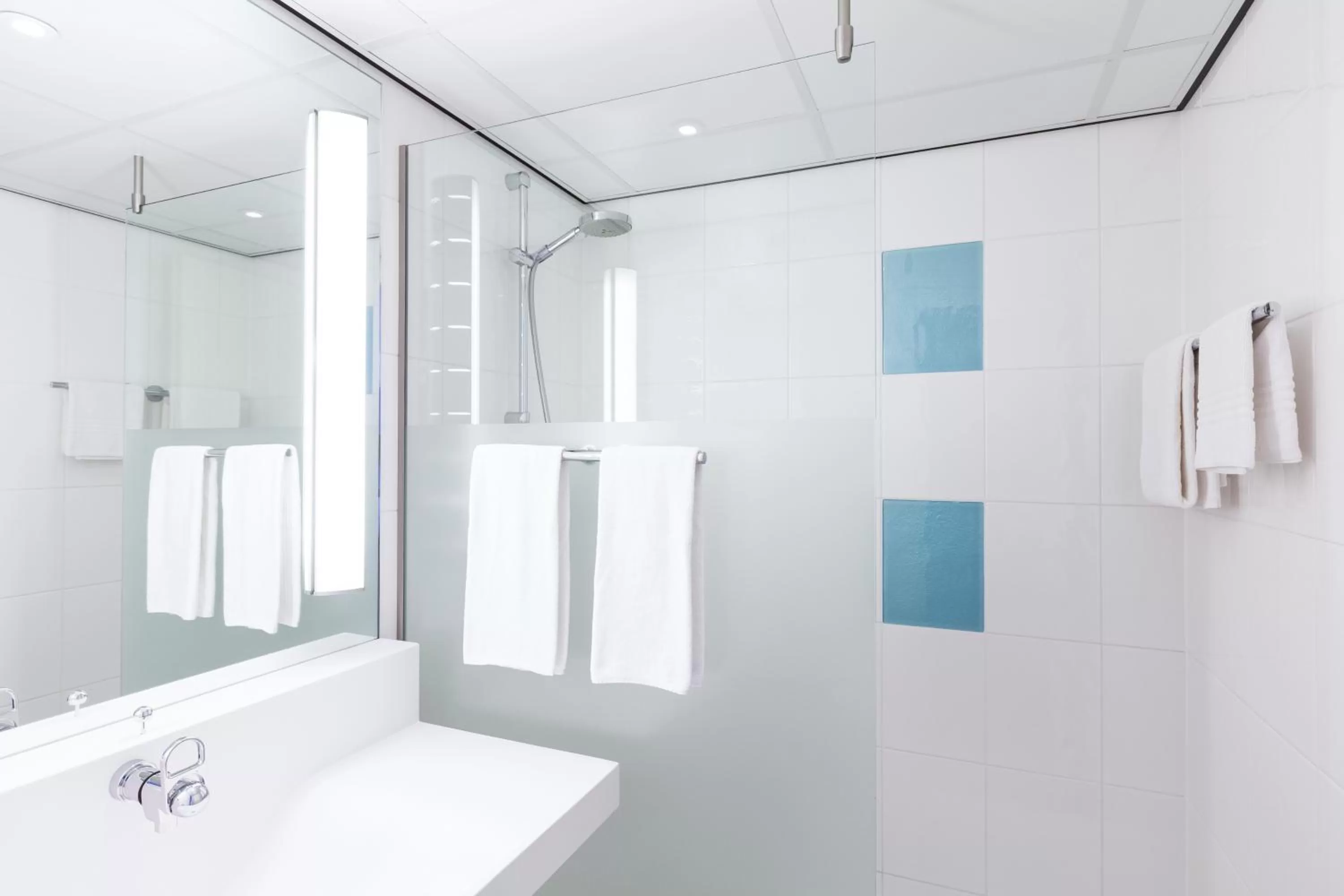 Shower in Novotel Maastricht