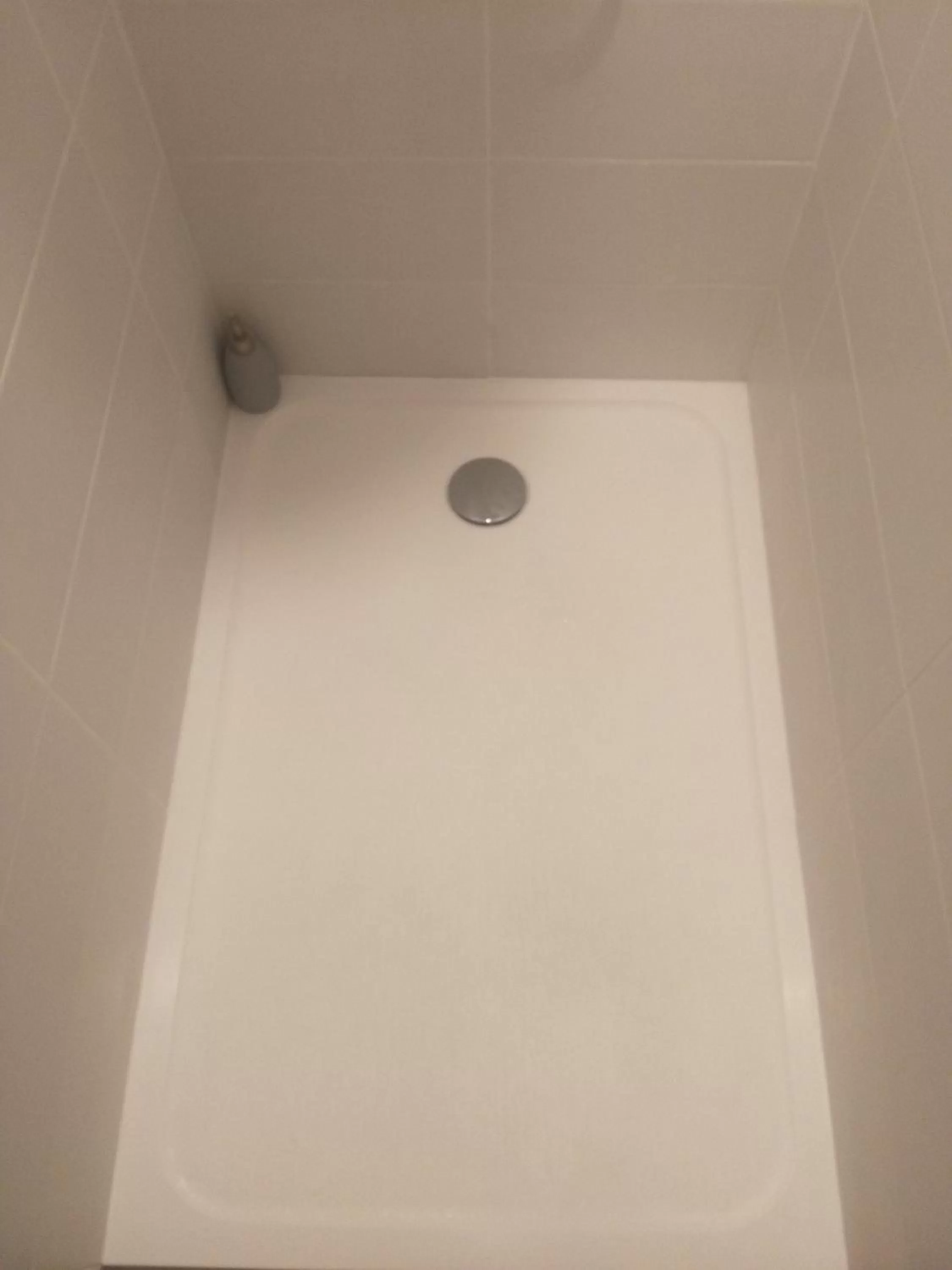 Bathroom in La Cabane Bordeaux St Augustin