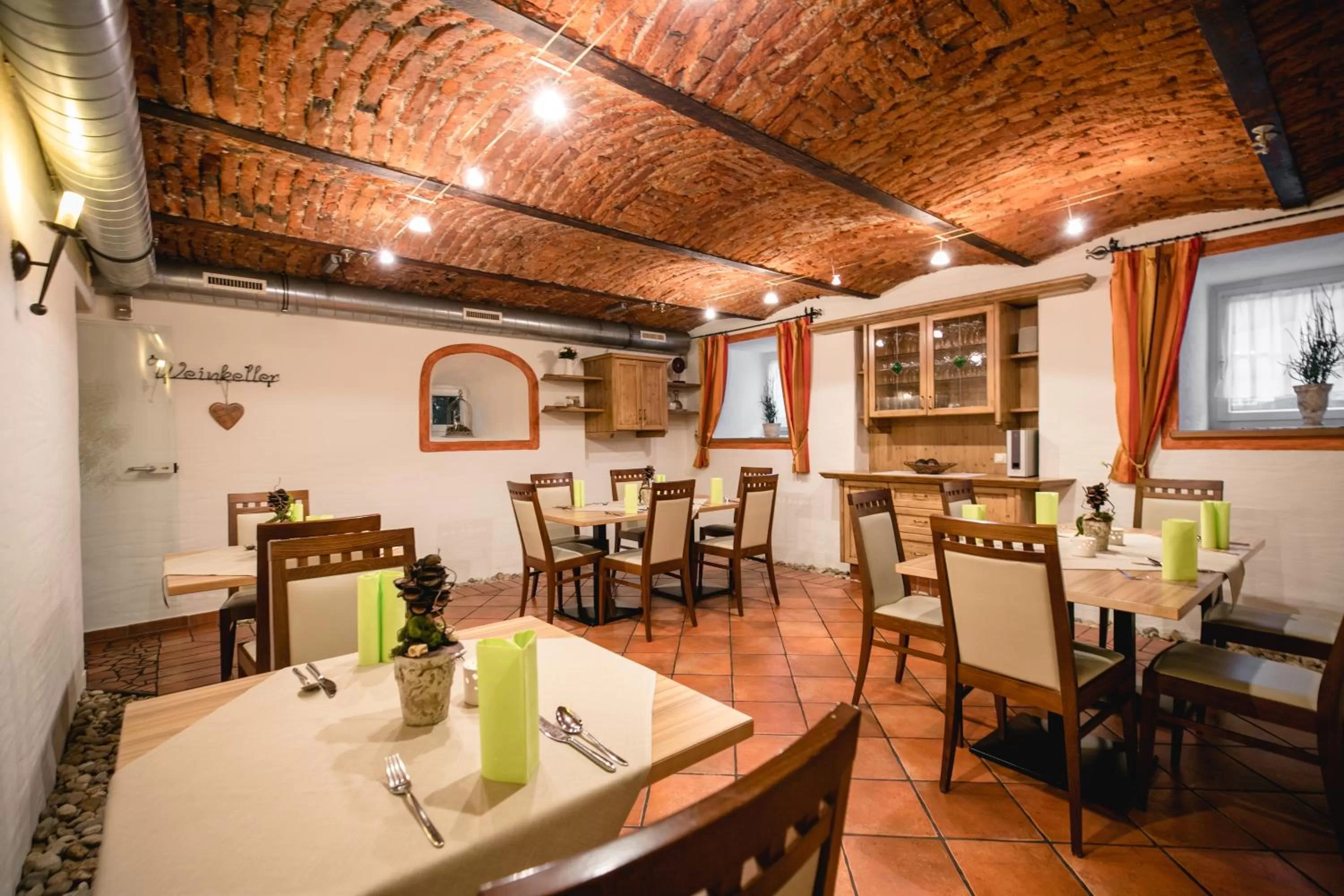 Banquet/Function facilities, Restaurant/Places to Eat in Gasthof Rothwangl Hannes