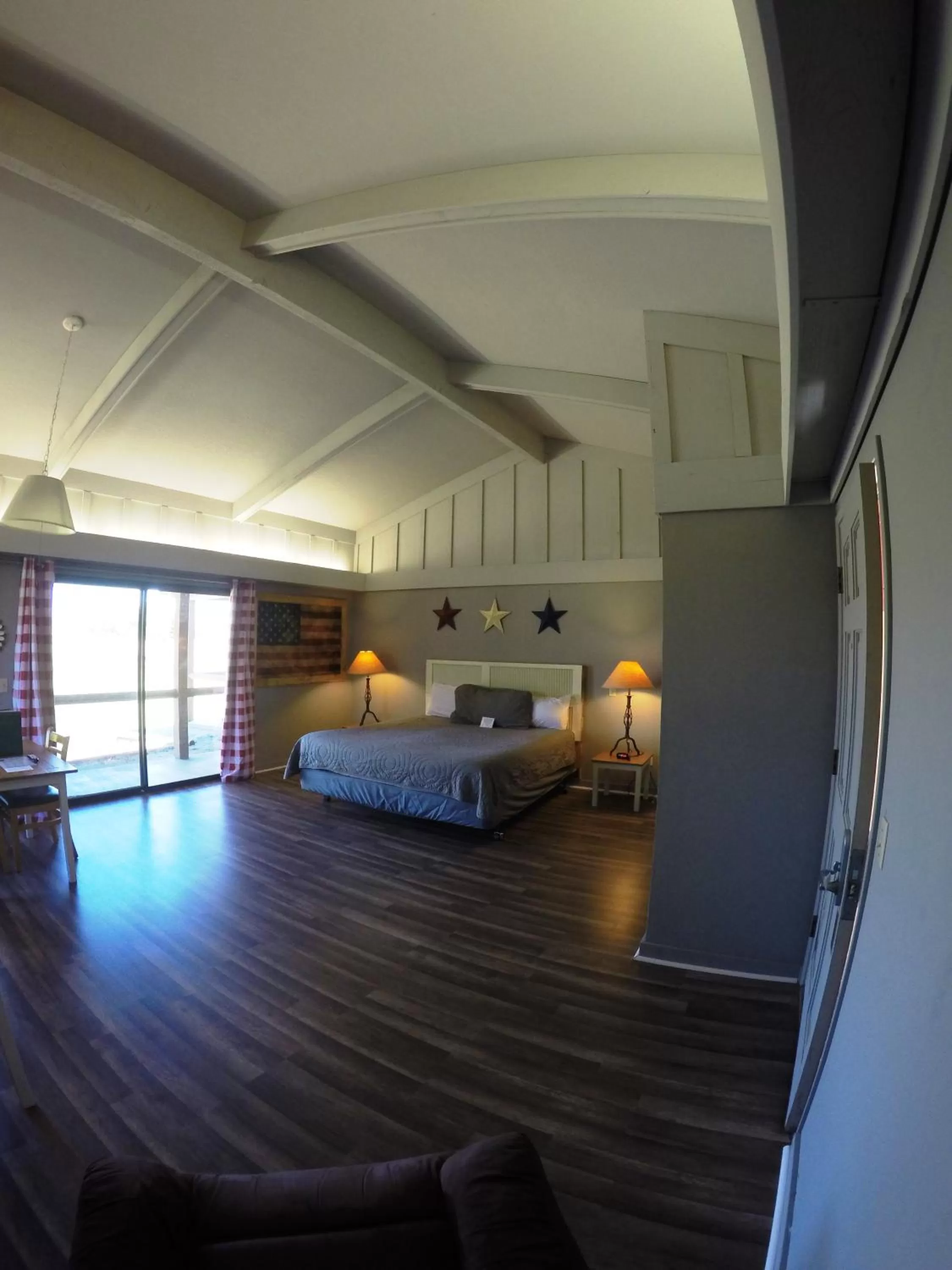 Photo of the whole room, Bed in Ridgemark Golf Club and Resort