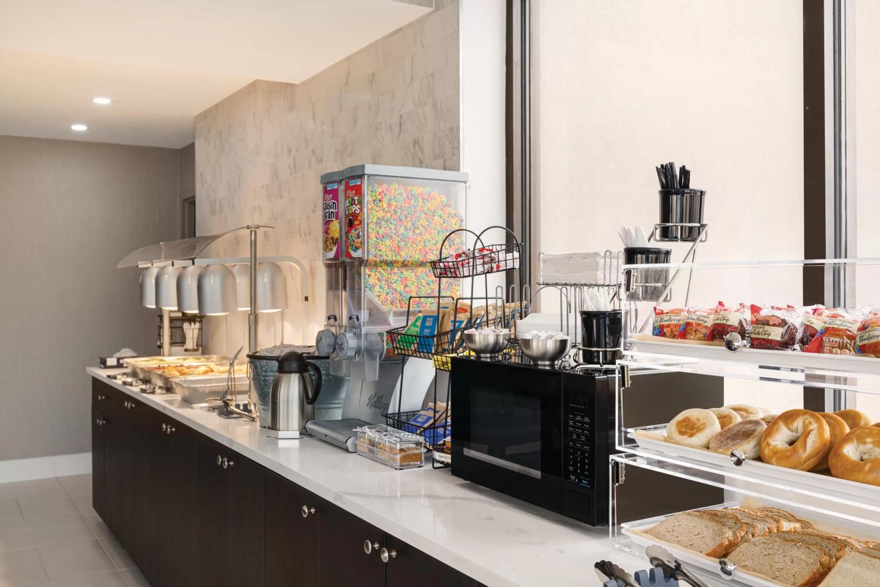 Food in La Quinta inn & suites by Wyndham Dothan