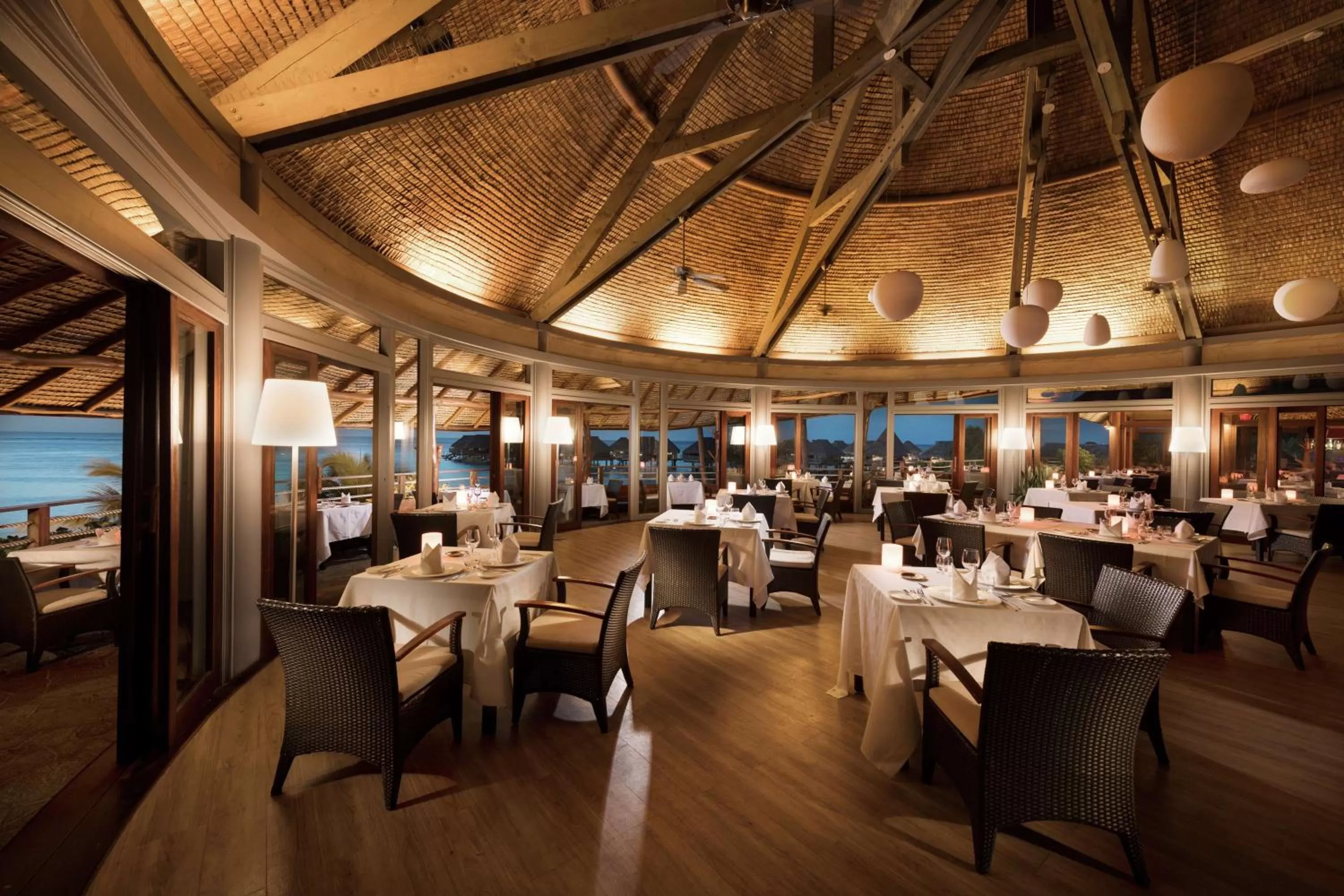 Restaurant/places to eat in Hilton Moorea Lagoon Resort & Spa