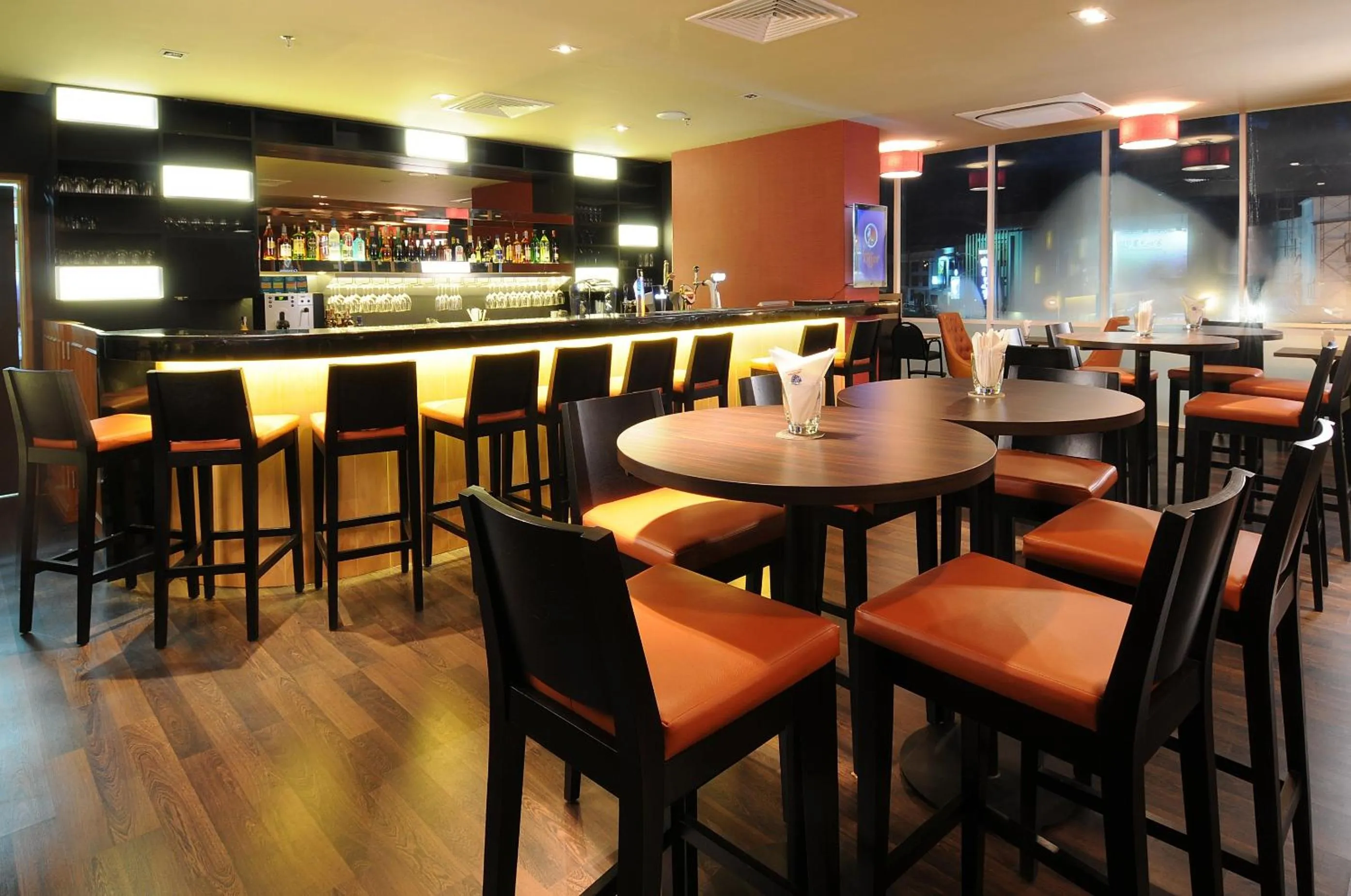 Restaurant/places to eat in Hotel Granada Johor Bahru