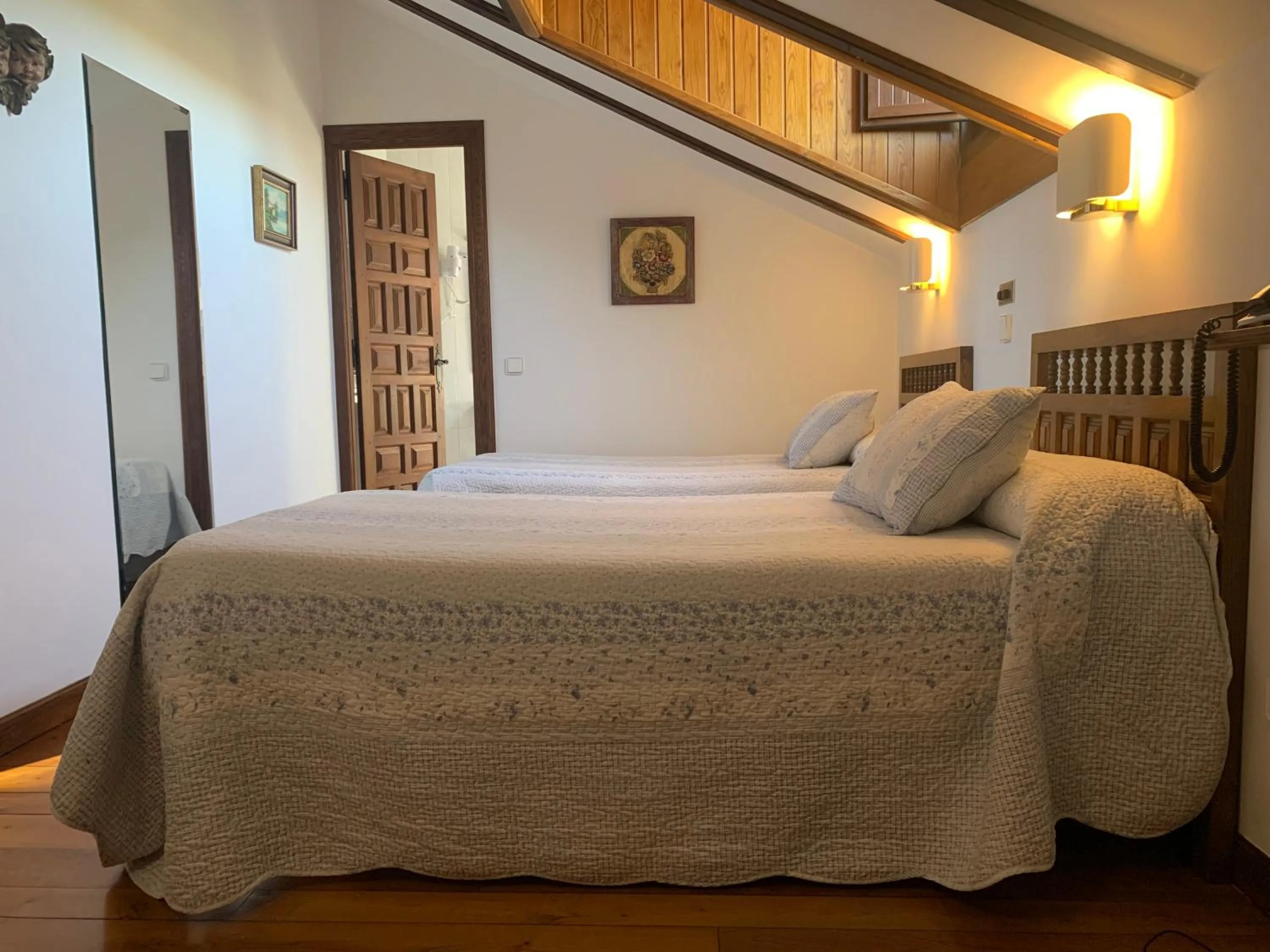 Photo of the whole room, Bed in Hotel Siglo XVIII