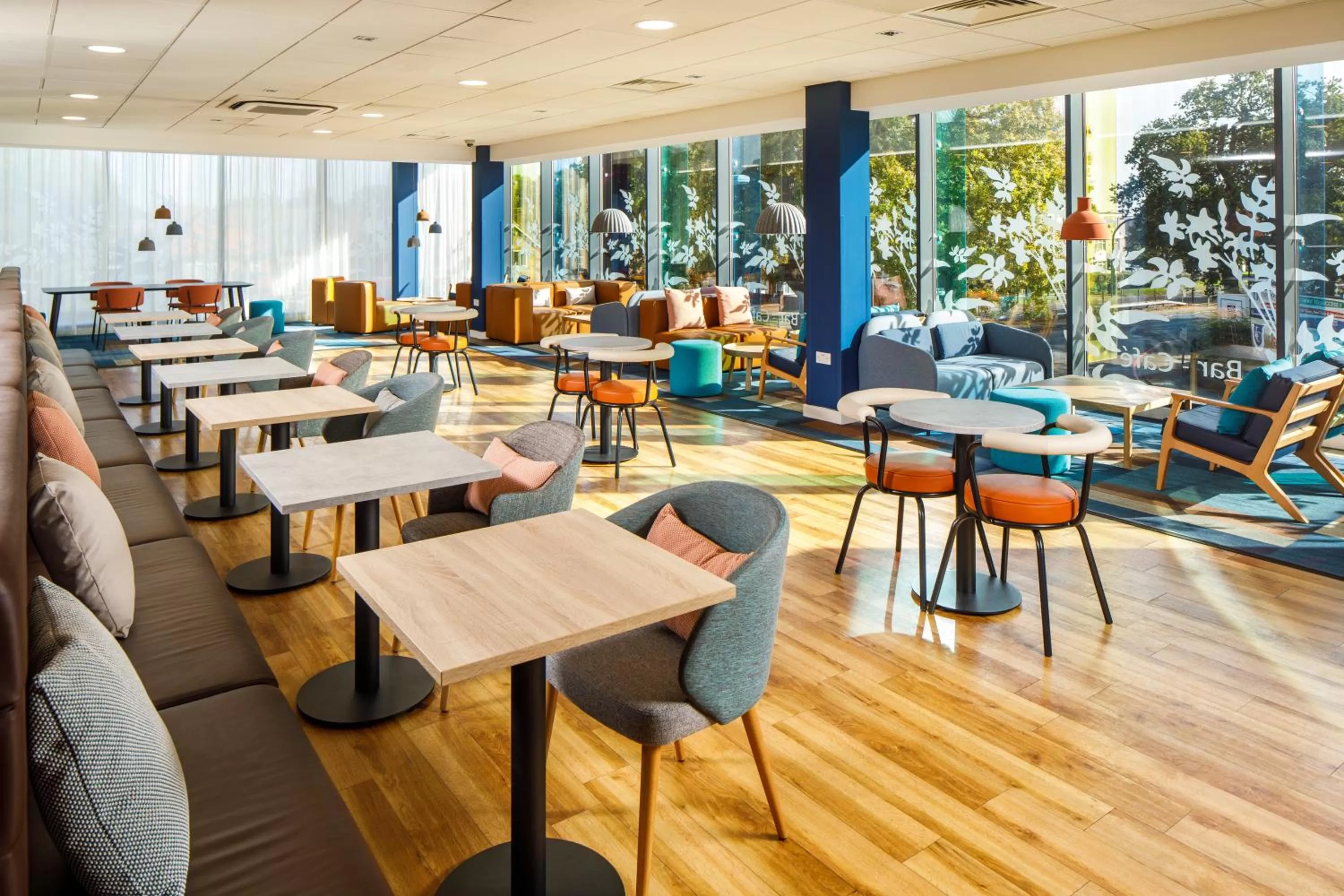 Restaurant/places to eat in ibis budget London Heathrow Central