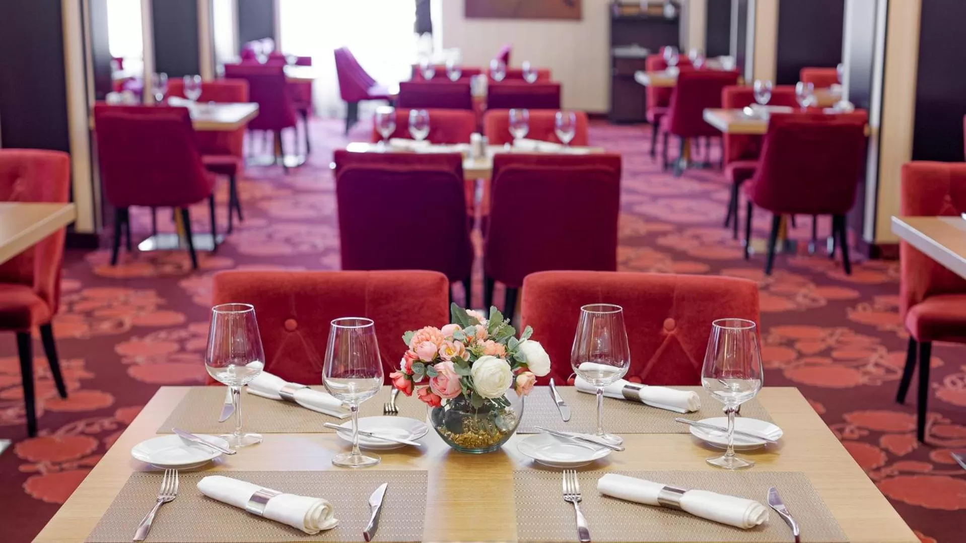 Restaurant/places to eat in RIN Airport Hotel