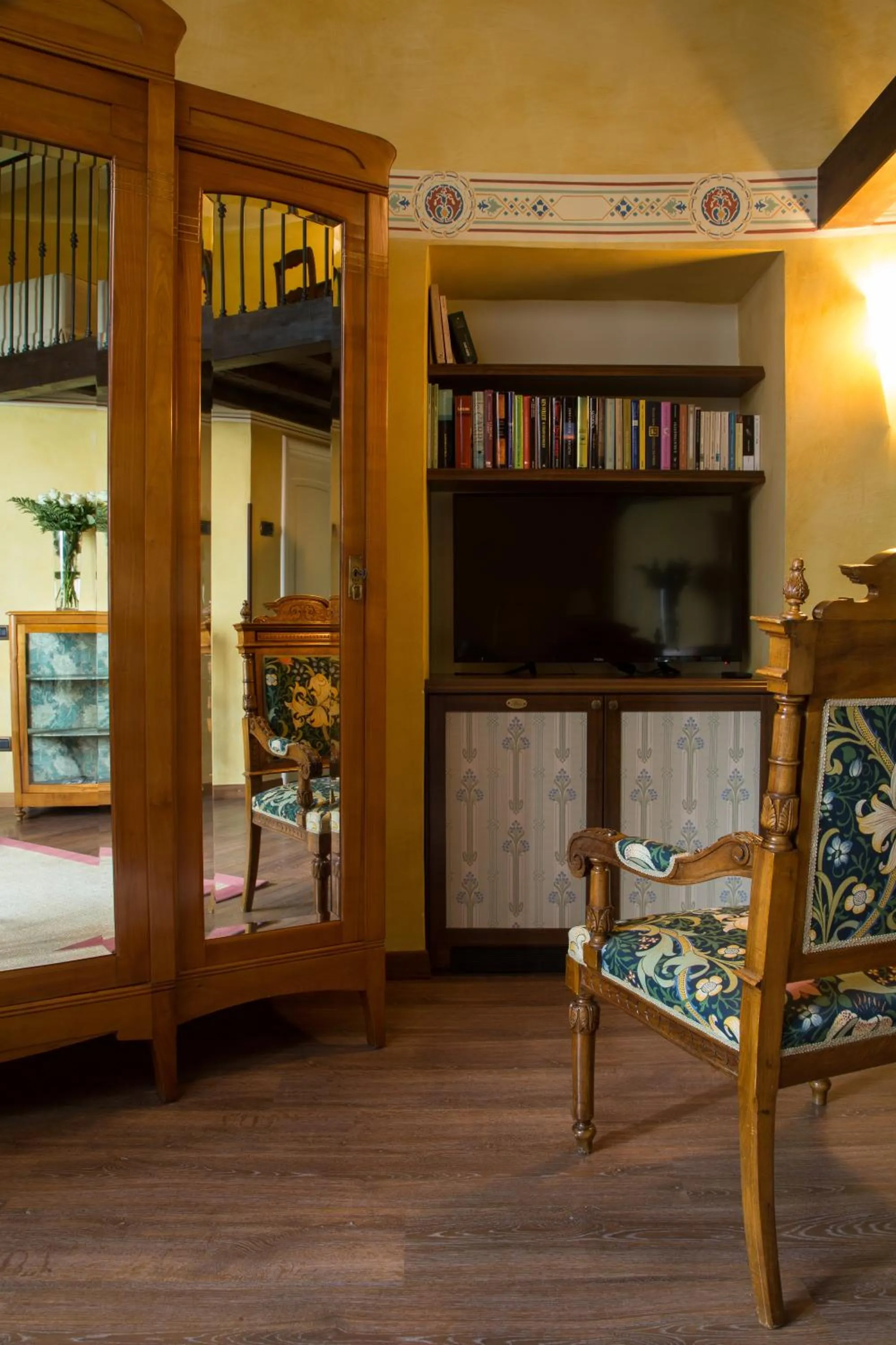 Library, Bed in Al Borducan Boutique Hotel