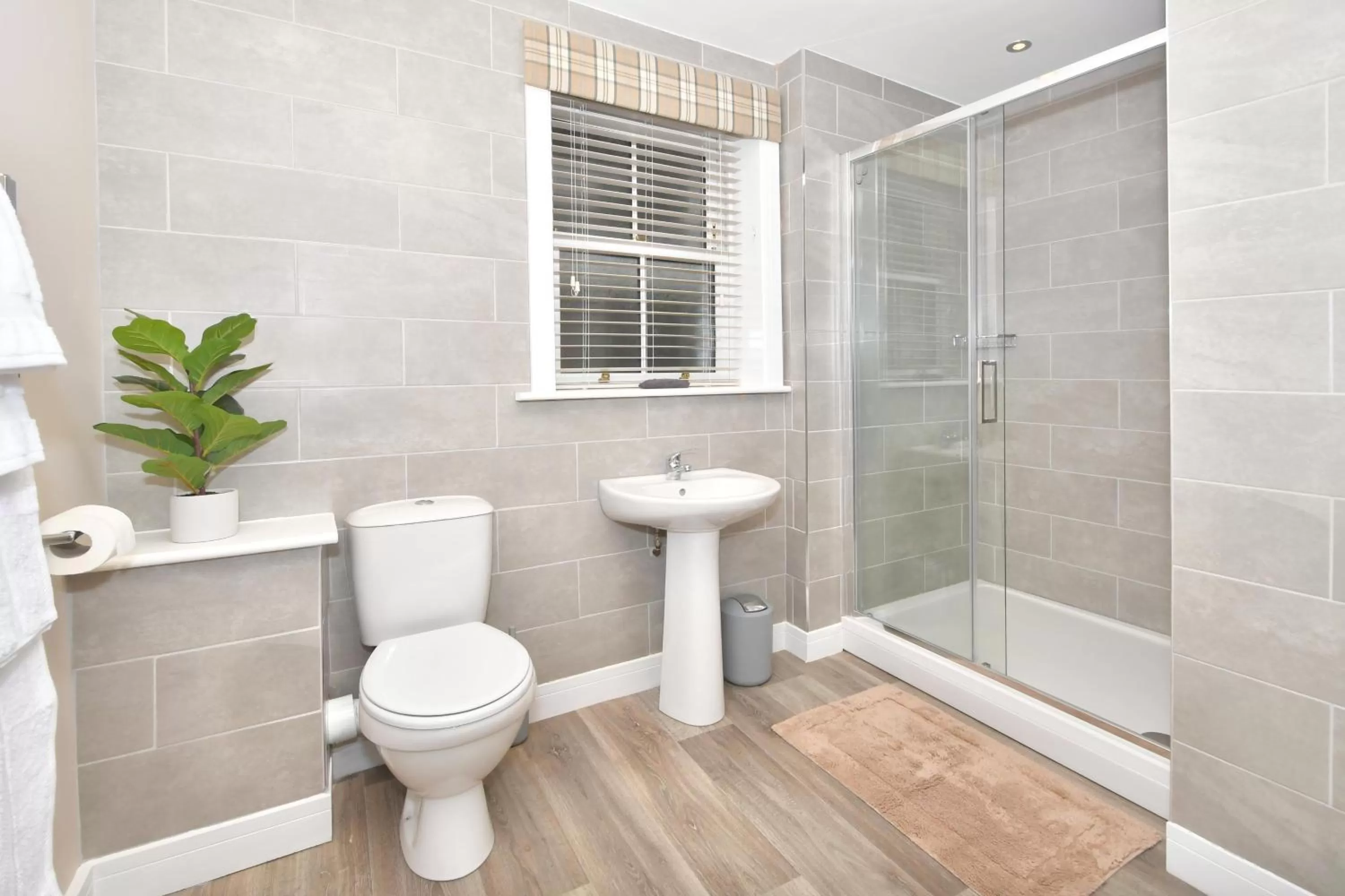 Shower in The Royal Oak