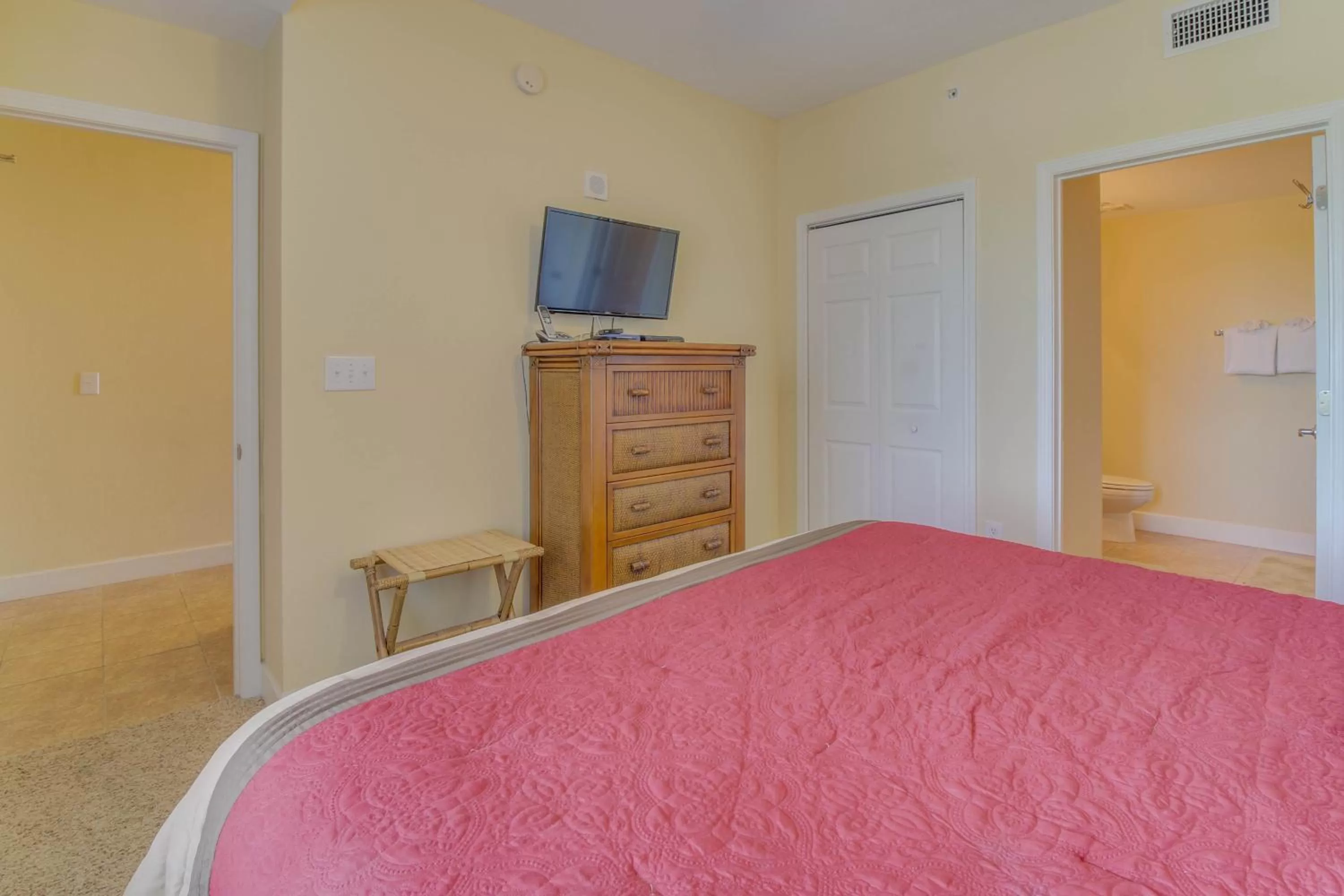 Bed in Tidewater Beach Resort 1204