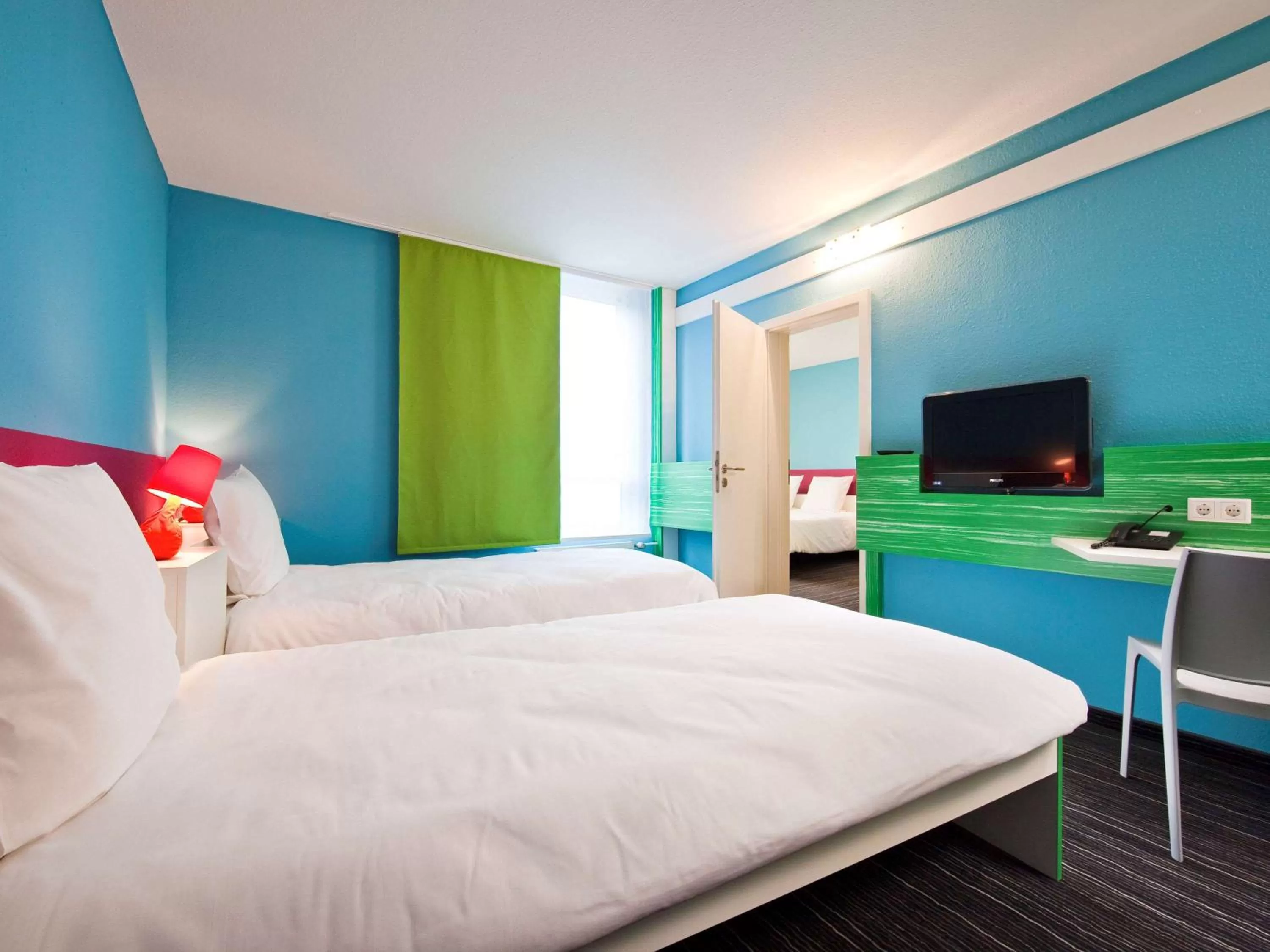 Photo of the whole room, Bed in ibis Styles Duesseldorf-Neuss