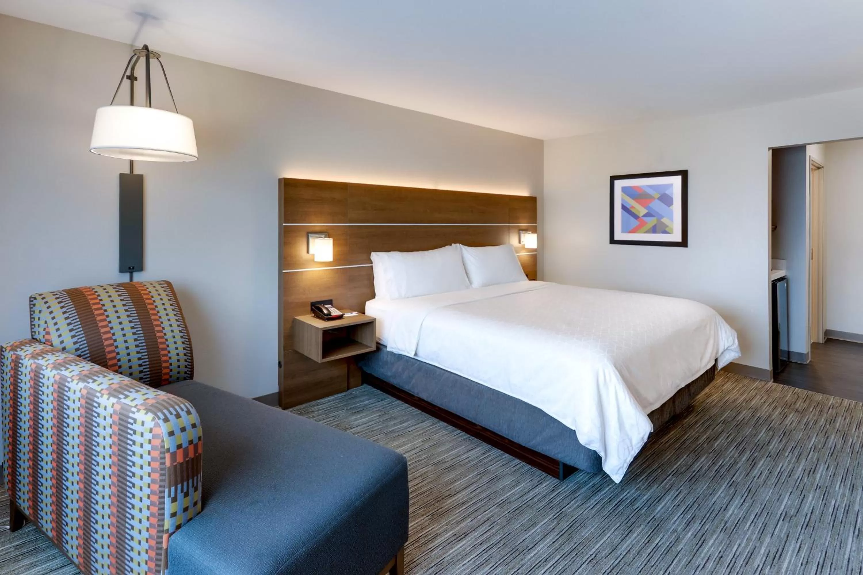 Bed in Holiday Inn Express & Suites - Middletown - Goshen by IHG