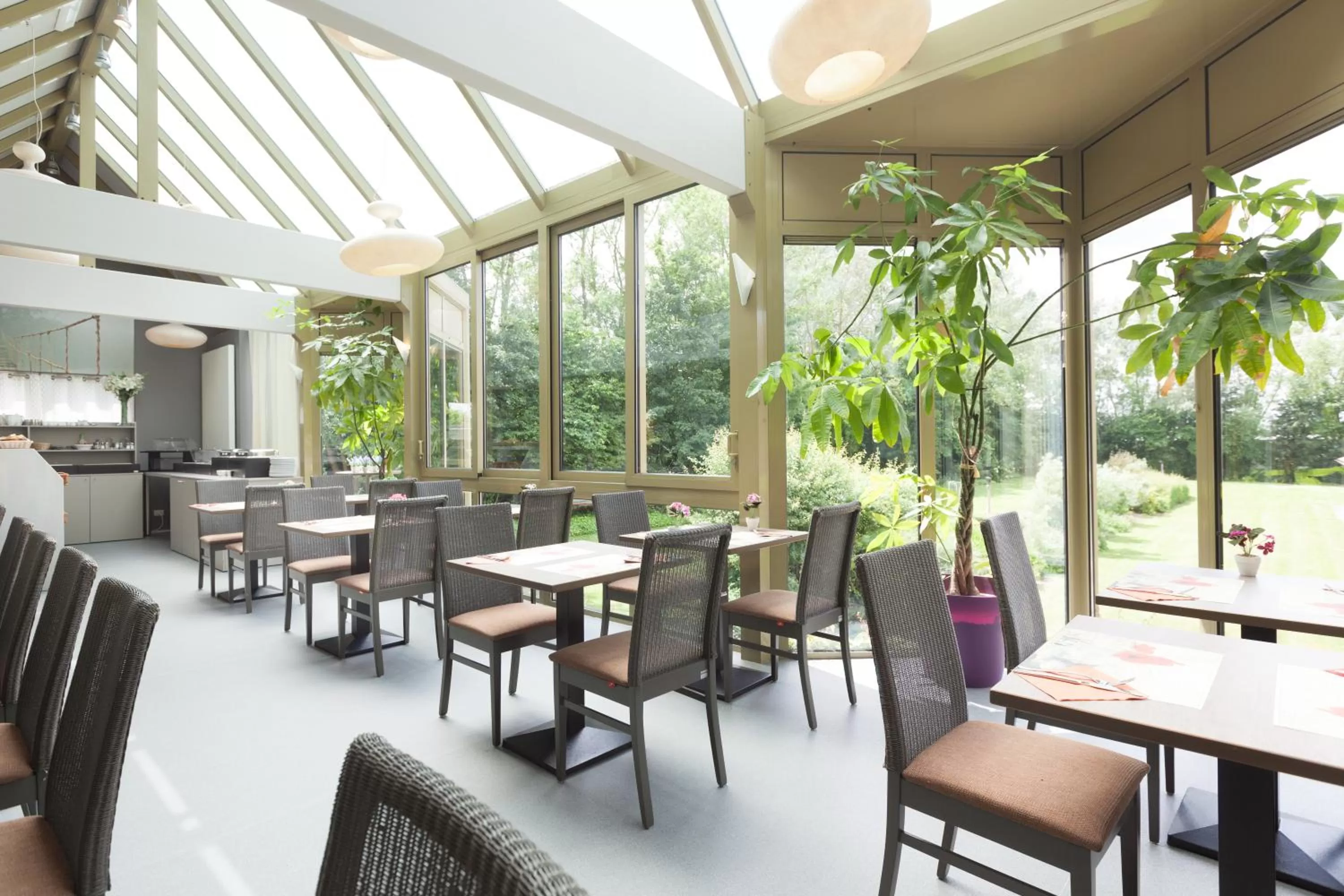 Restaurant/places to eat in Flanders Lodge Hotel